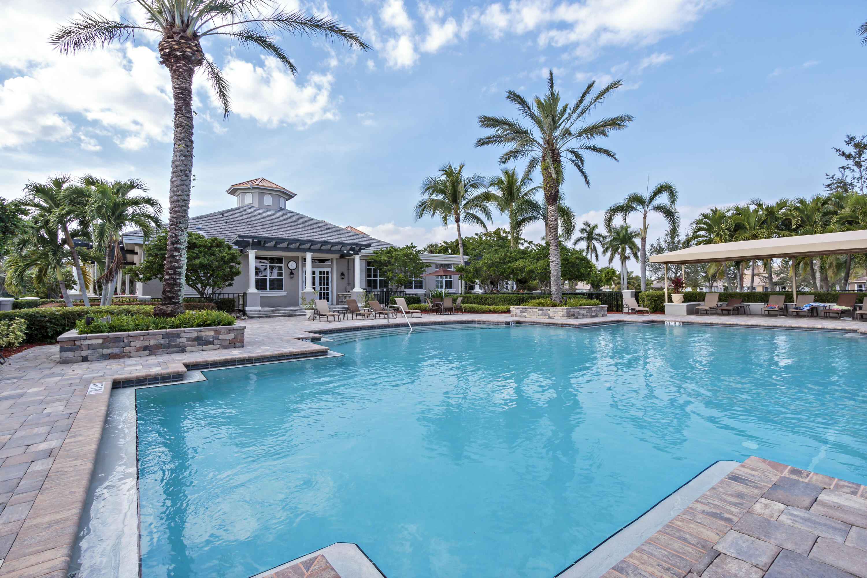 PARKLAND ISLES - Residential