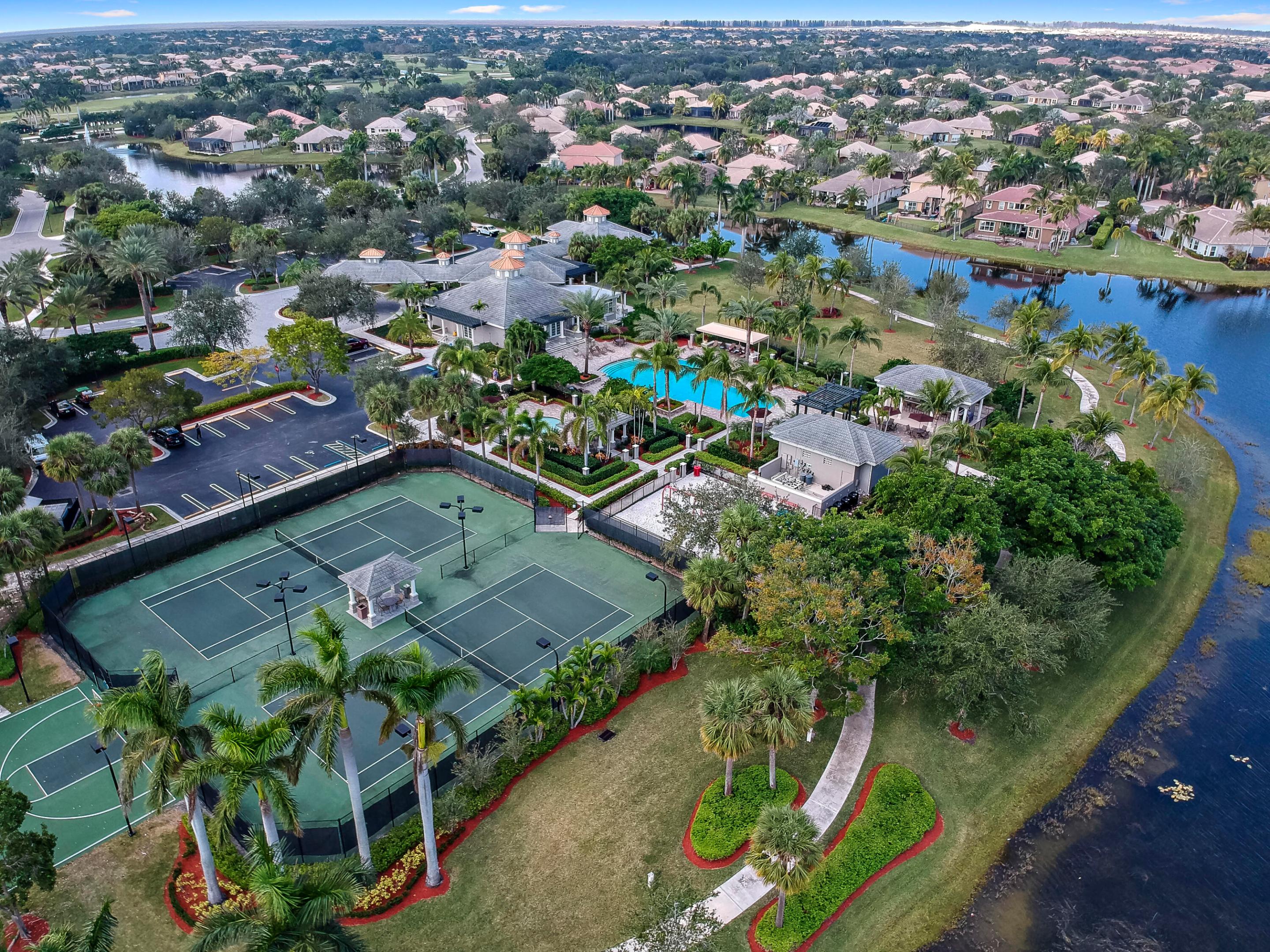 PARKLAND ISLES - Residential