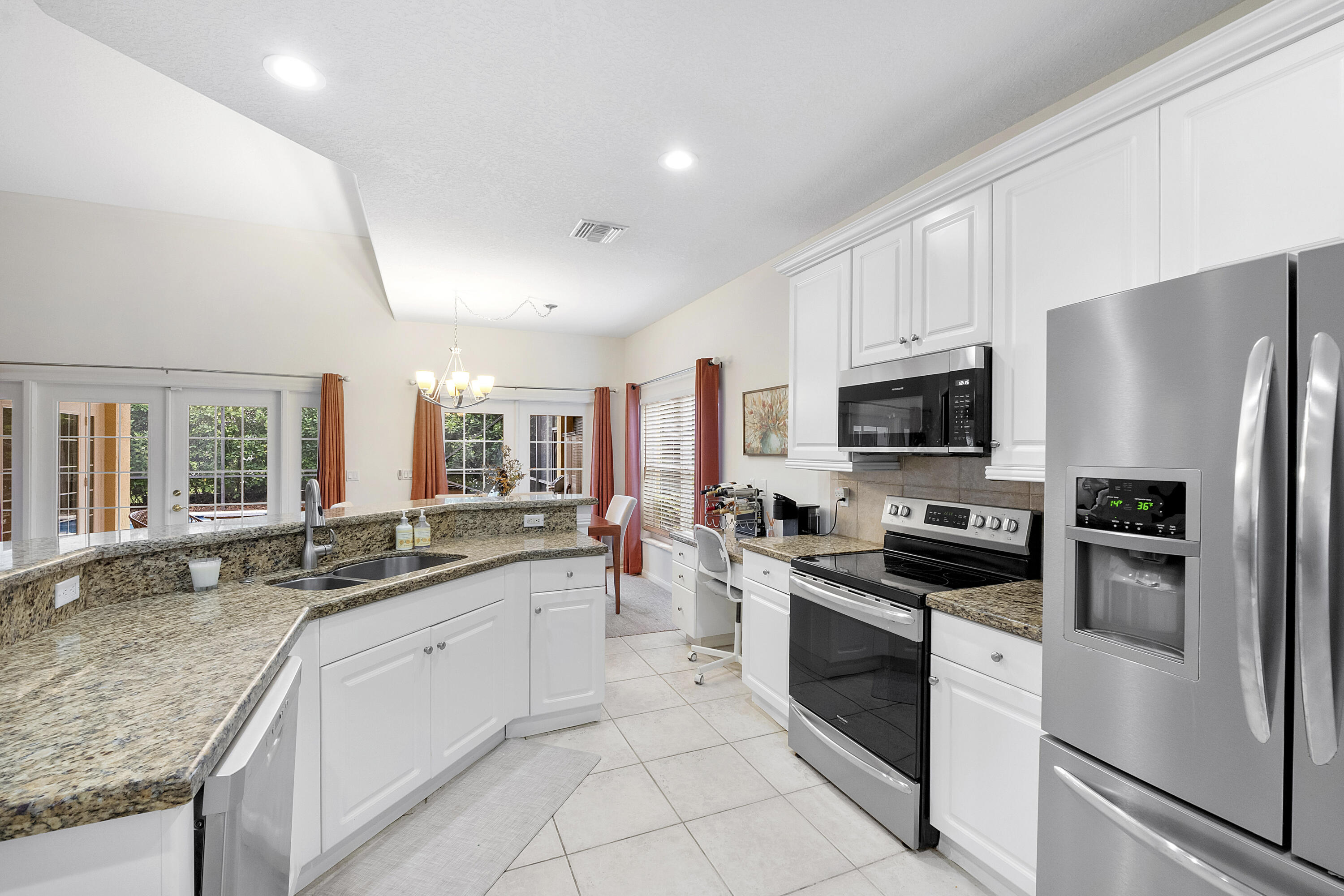 PARKLAND ISLES - Residential