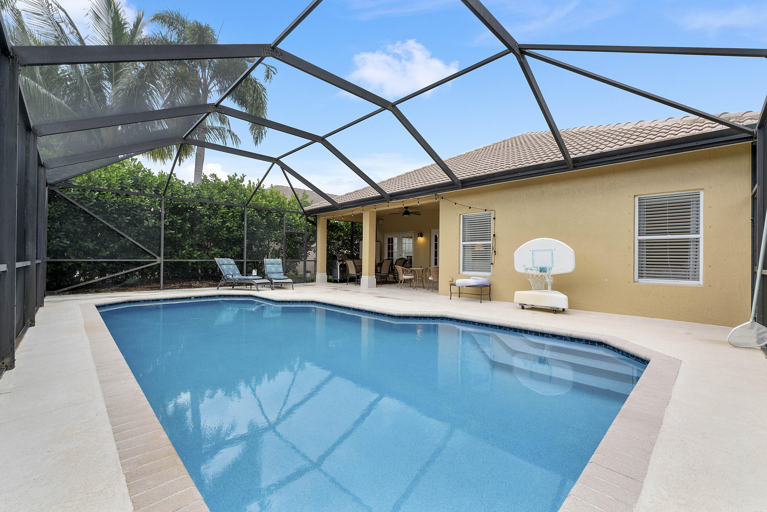 PARKLAND ISLES - Residential