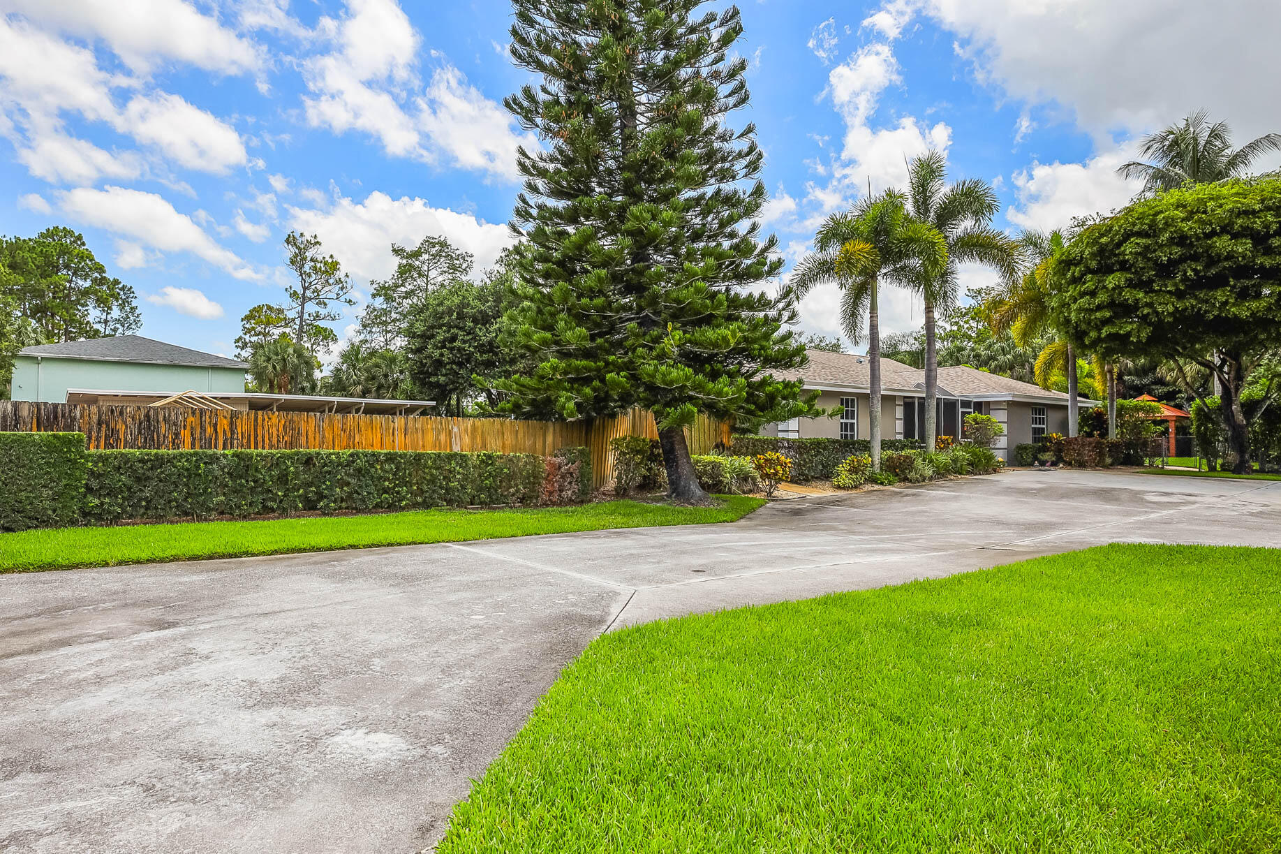 PALM BEACH RANCHETTES - Residential