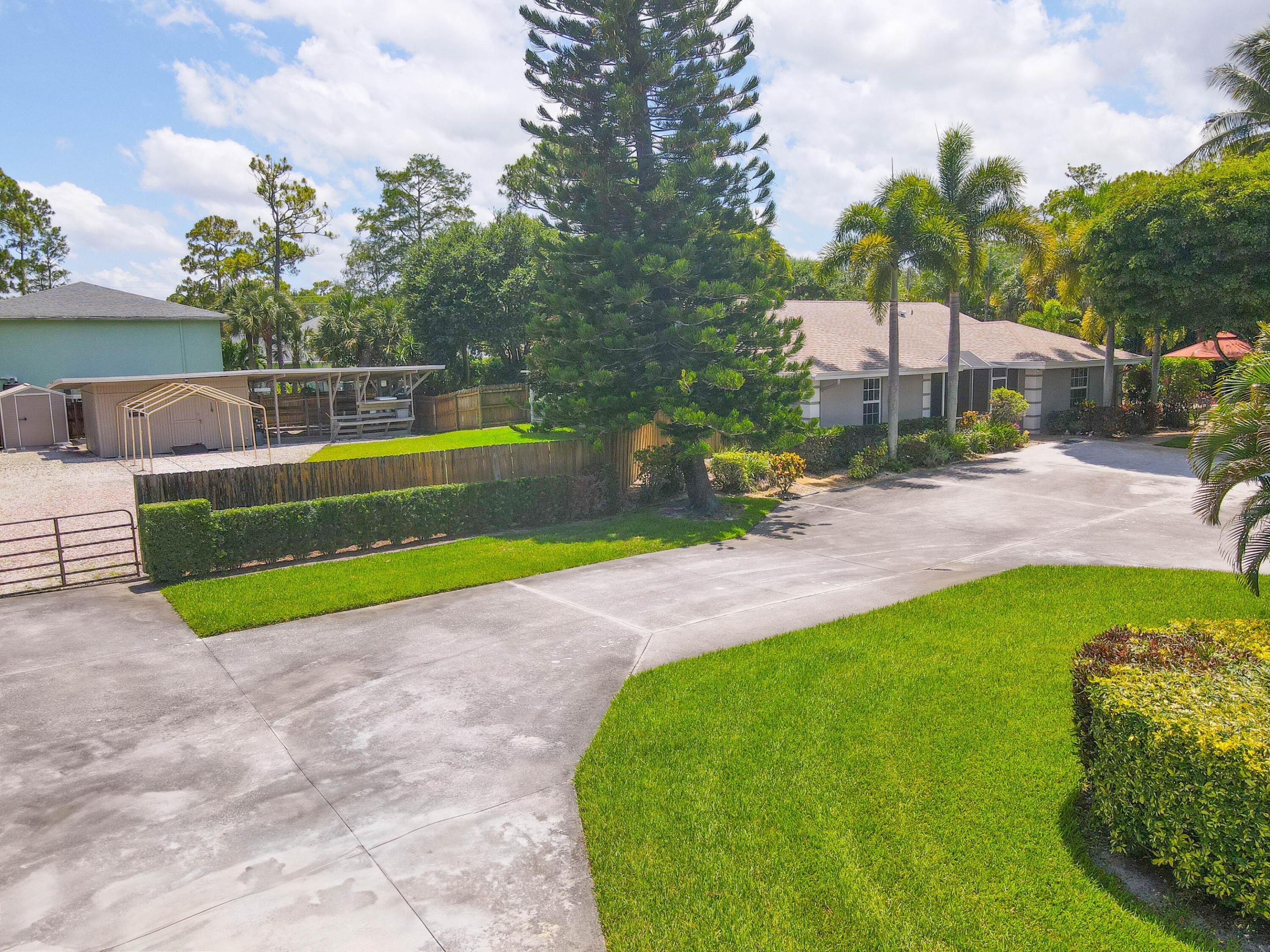 PALM BEACH RANCHETTES - Residential