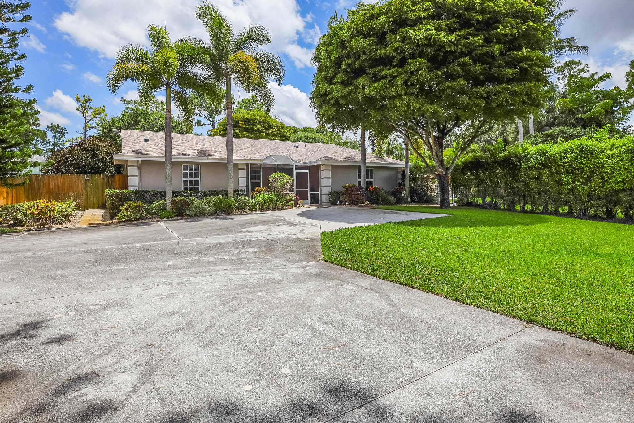 PALM BEACH RANCHETTES - Residential
