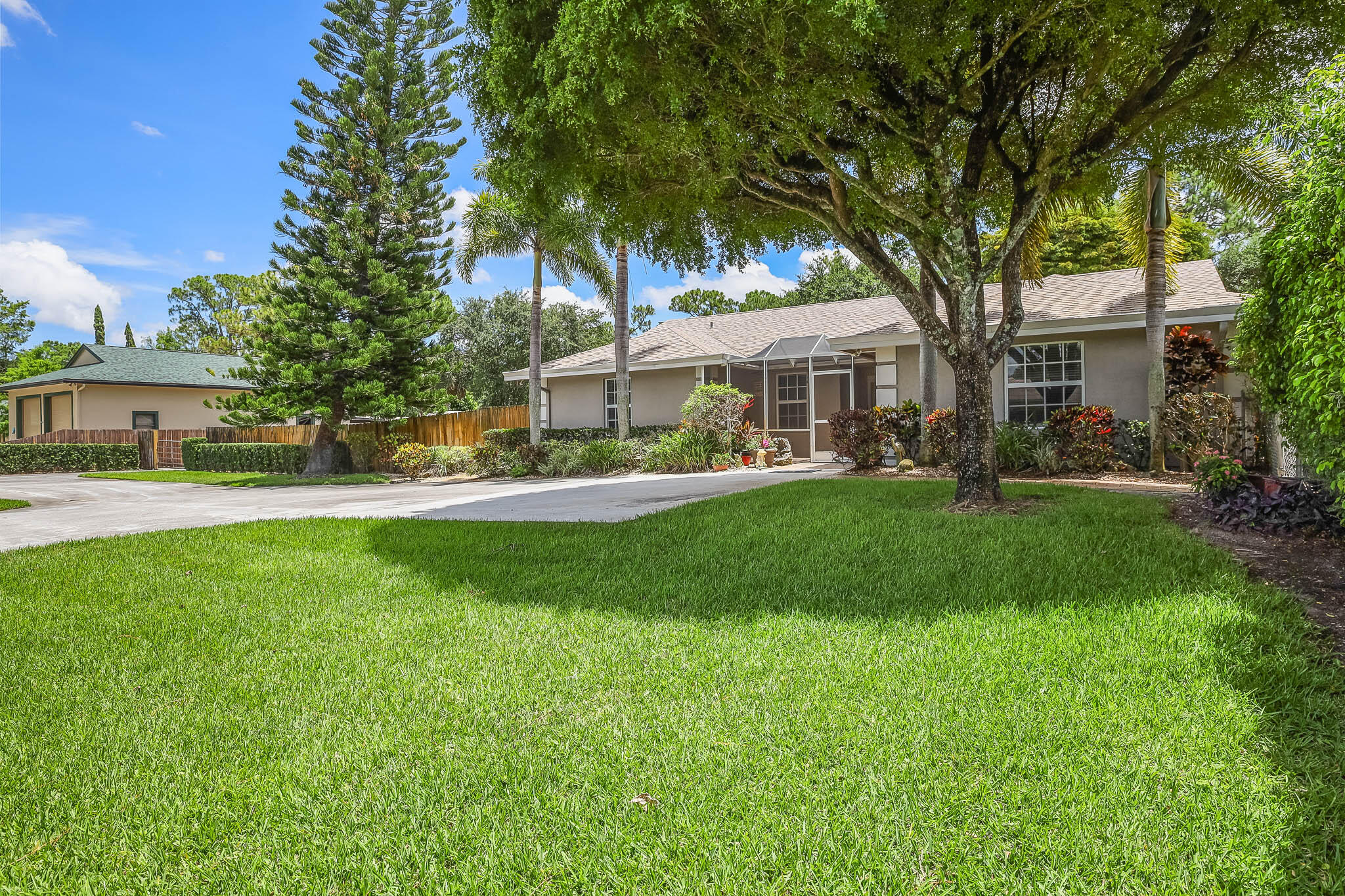PALM BEACH RANCHETTES - Residential