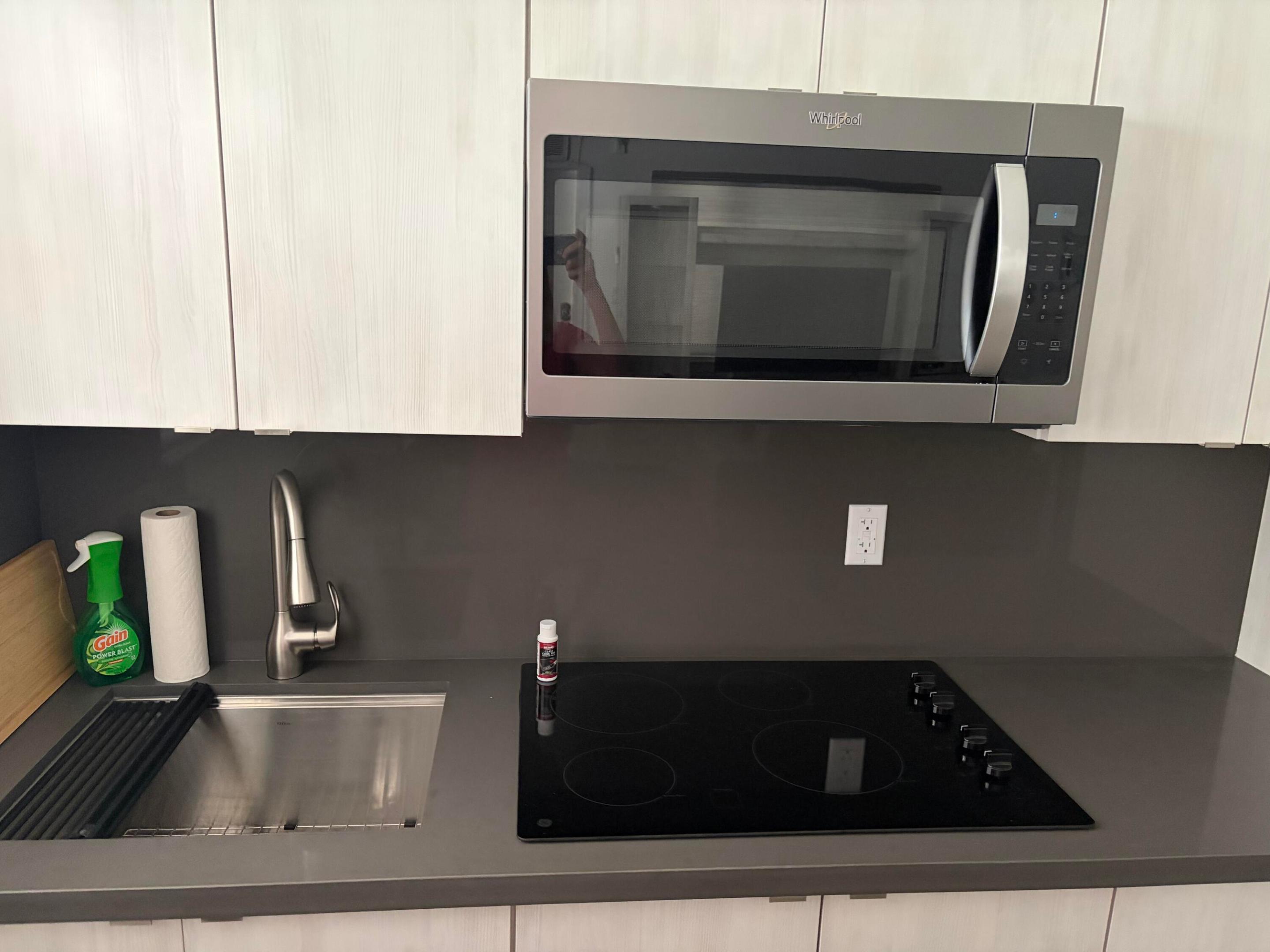 INTERNATIONAL STUDIO APT CONDO - Residential