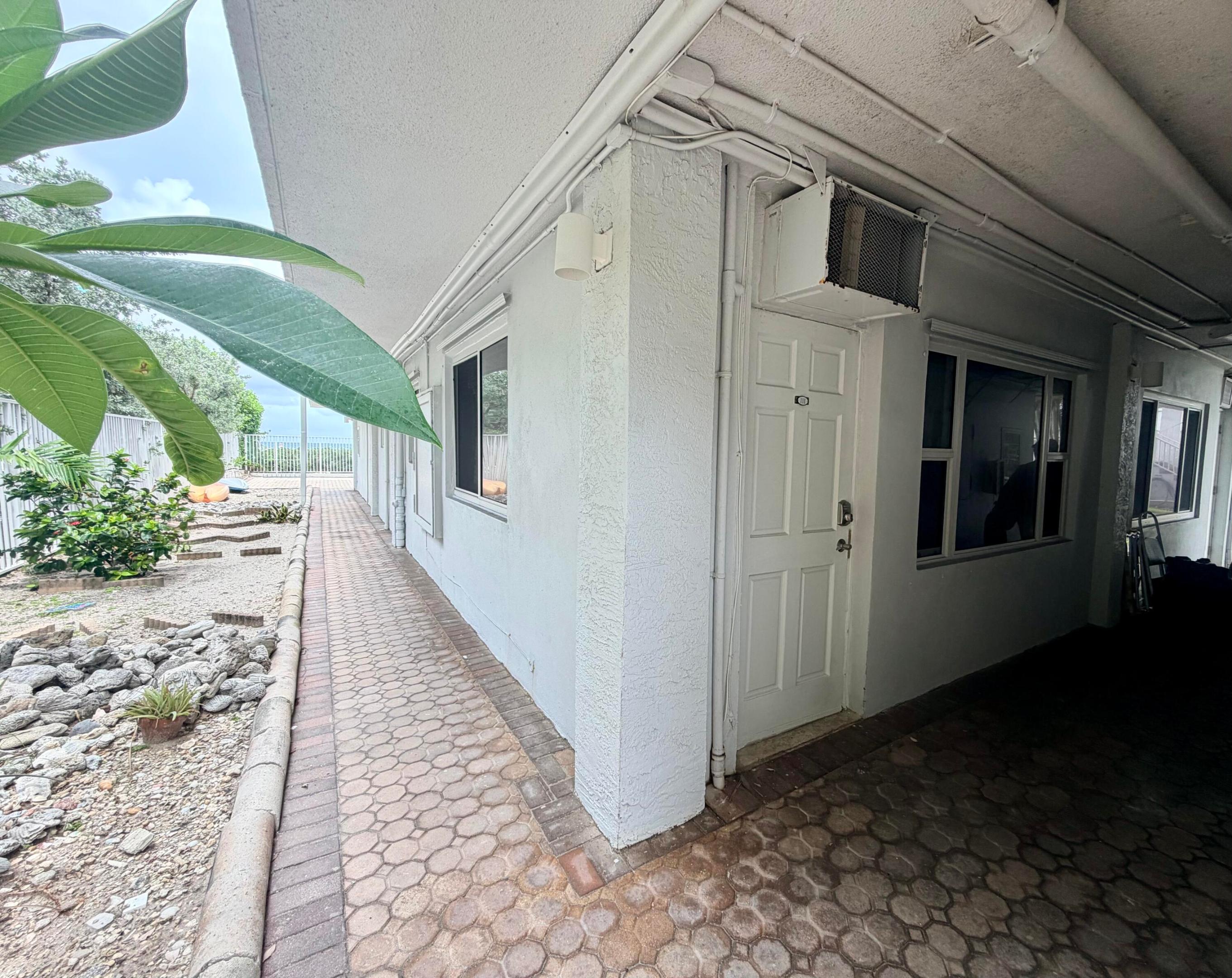 INTERNATIONAL STUDIO APT CONDO - Residential