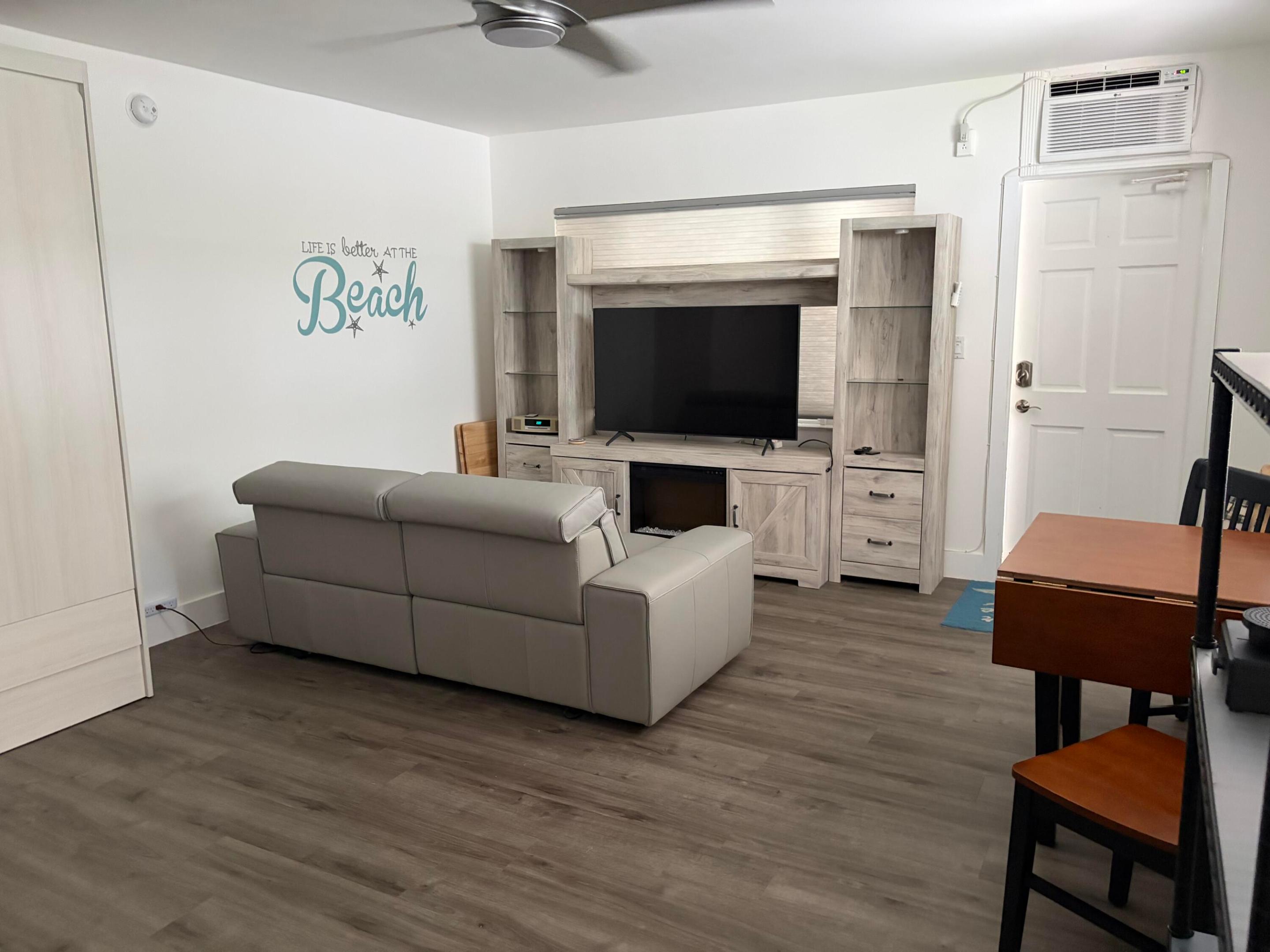 INTERNATIONAL STUDIO APT CONDO - Residential