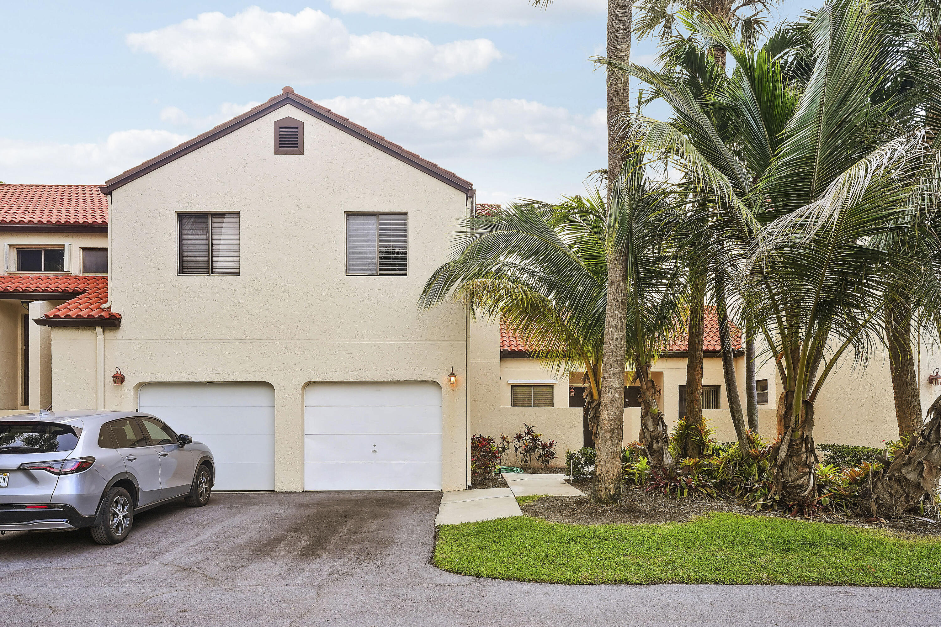 SOUTH LAKE CONDO - Residential