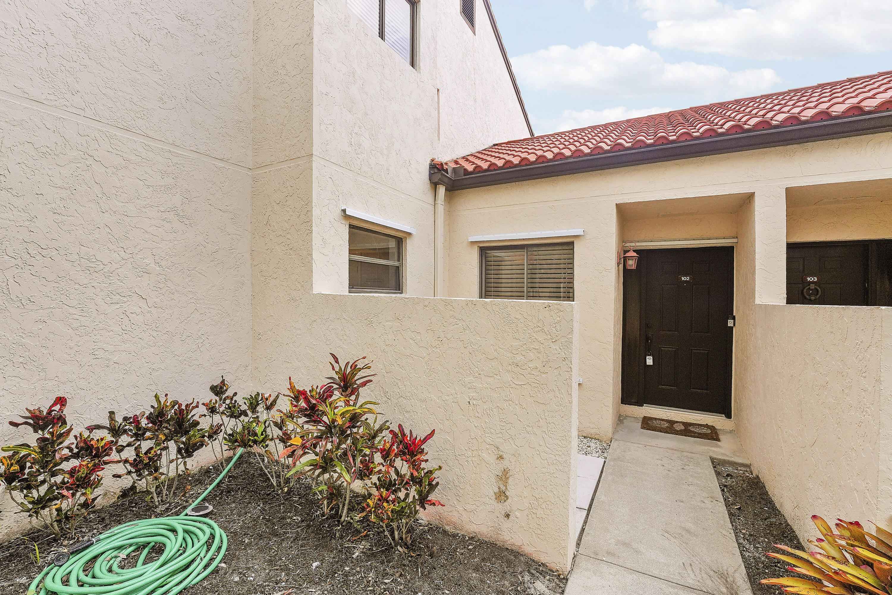 SOUTH LAKE CONDO - Residential