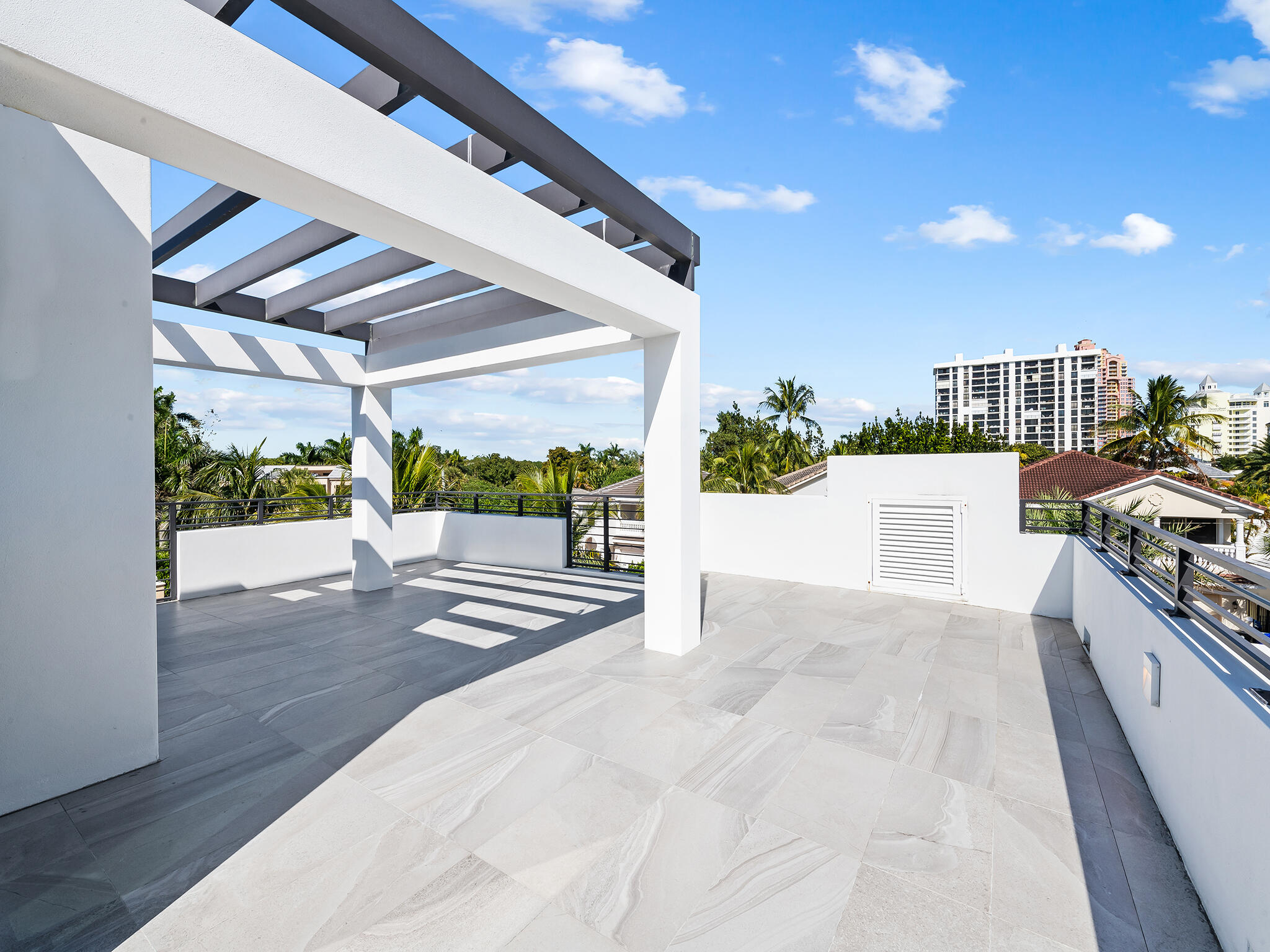 LAS OLAS BY THE SEA EXT - Residential