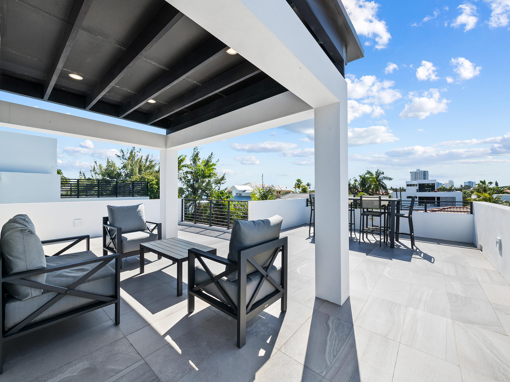 LAS OLAS BY THE SEA EXT - Residential