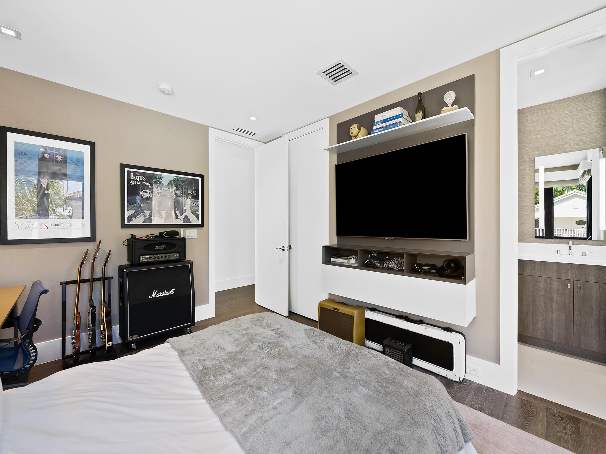 LAS OLAS BY THE SEA EXT - Residential