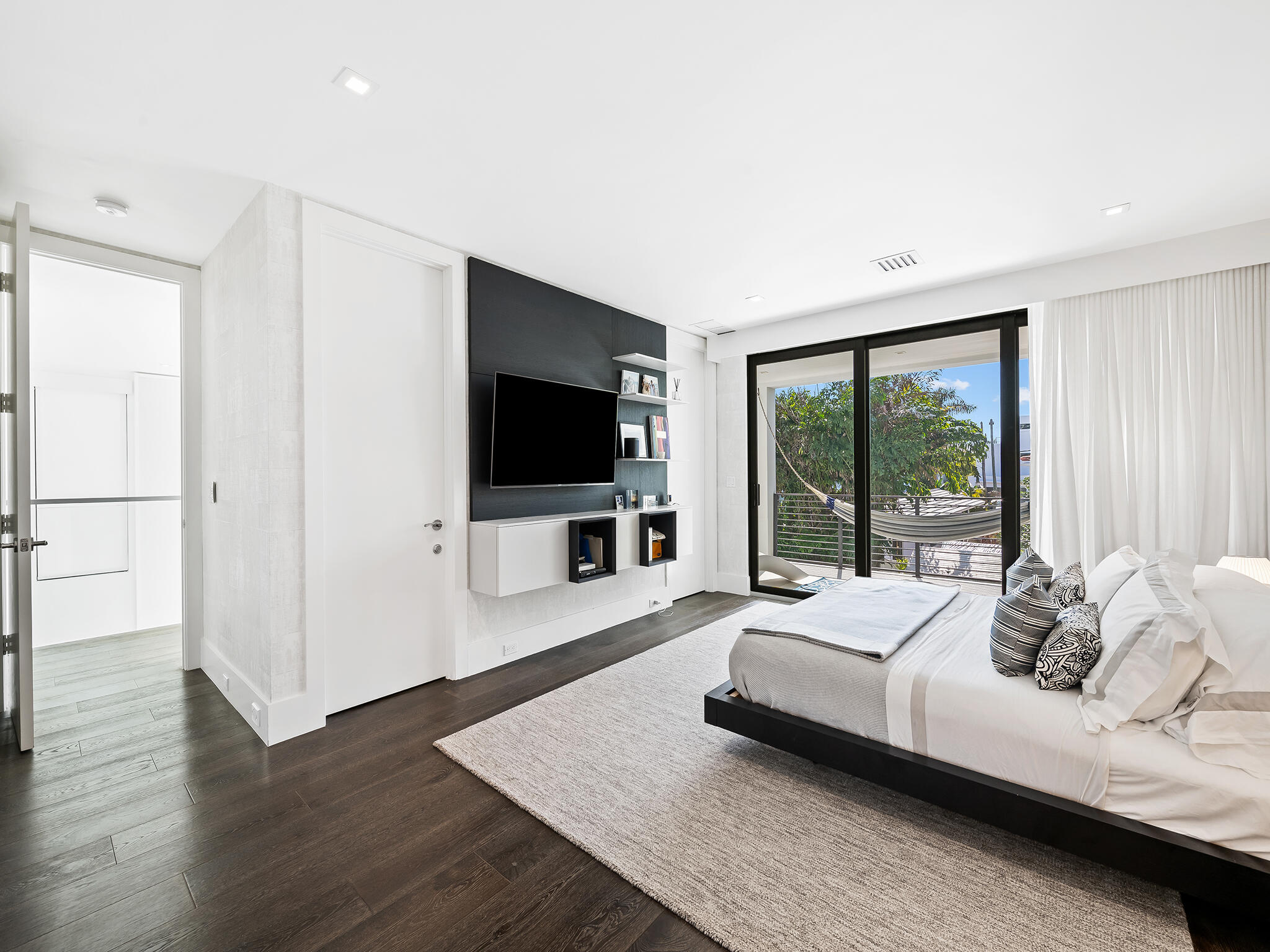 LAS OLAS BY THE SEA EXT - Residential