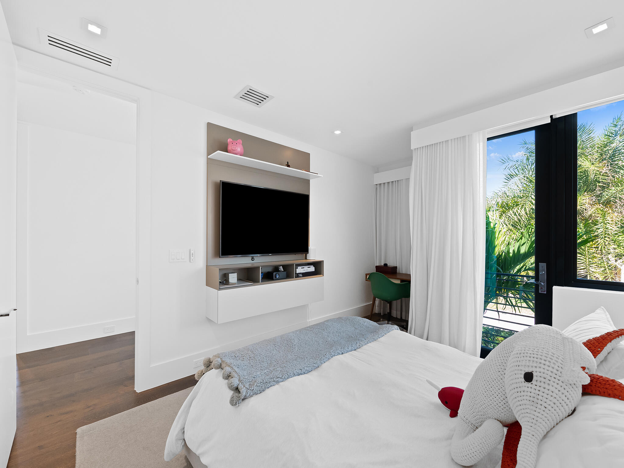 LAS OLAS BY THE SEA EXT - Residential