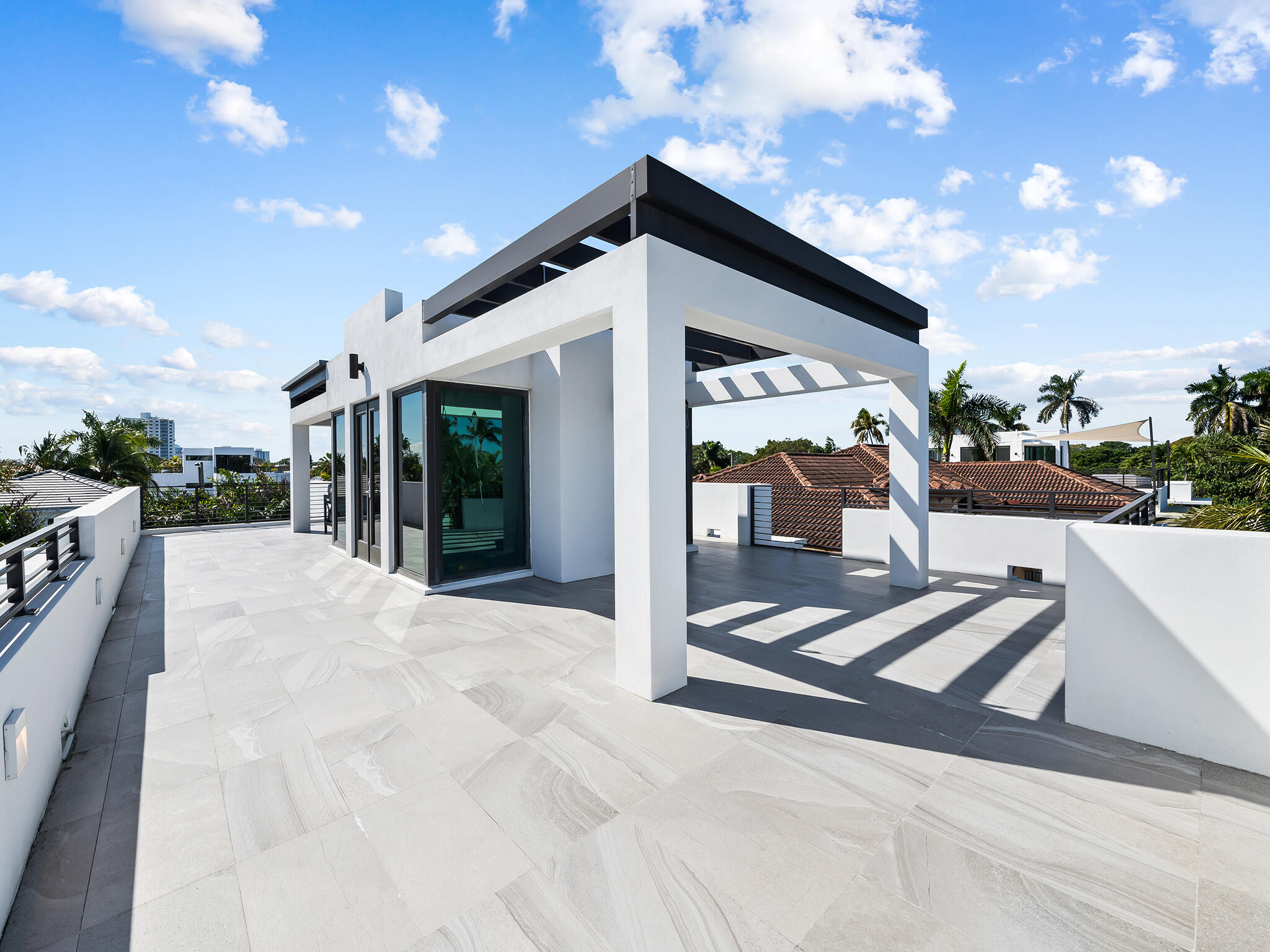 LAS OLAS BY THE SEA EXT - Residential
