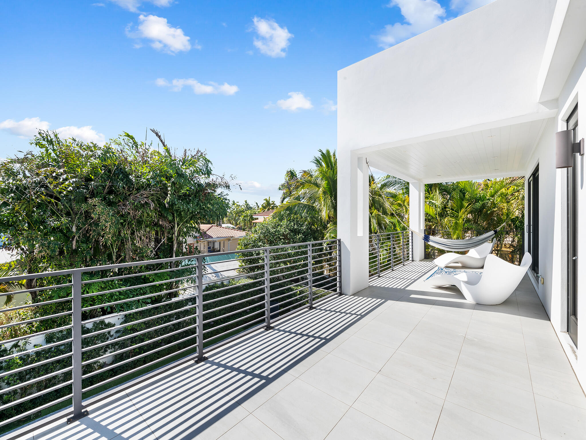 LAS OLAS BY THE SEA EXT - Residential