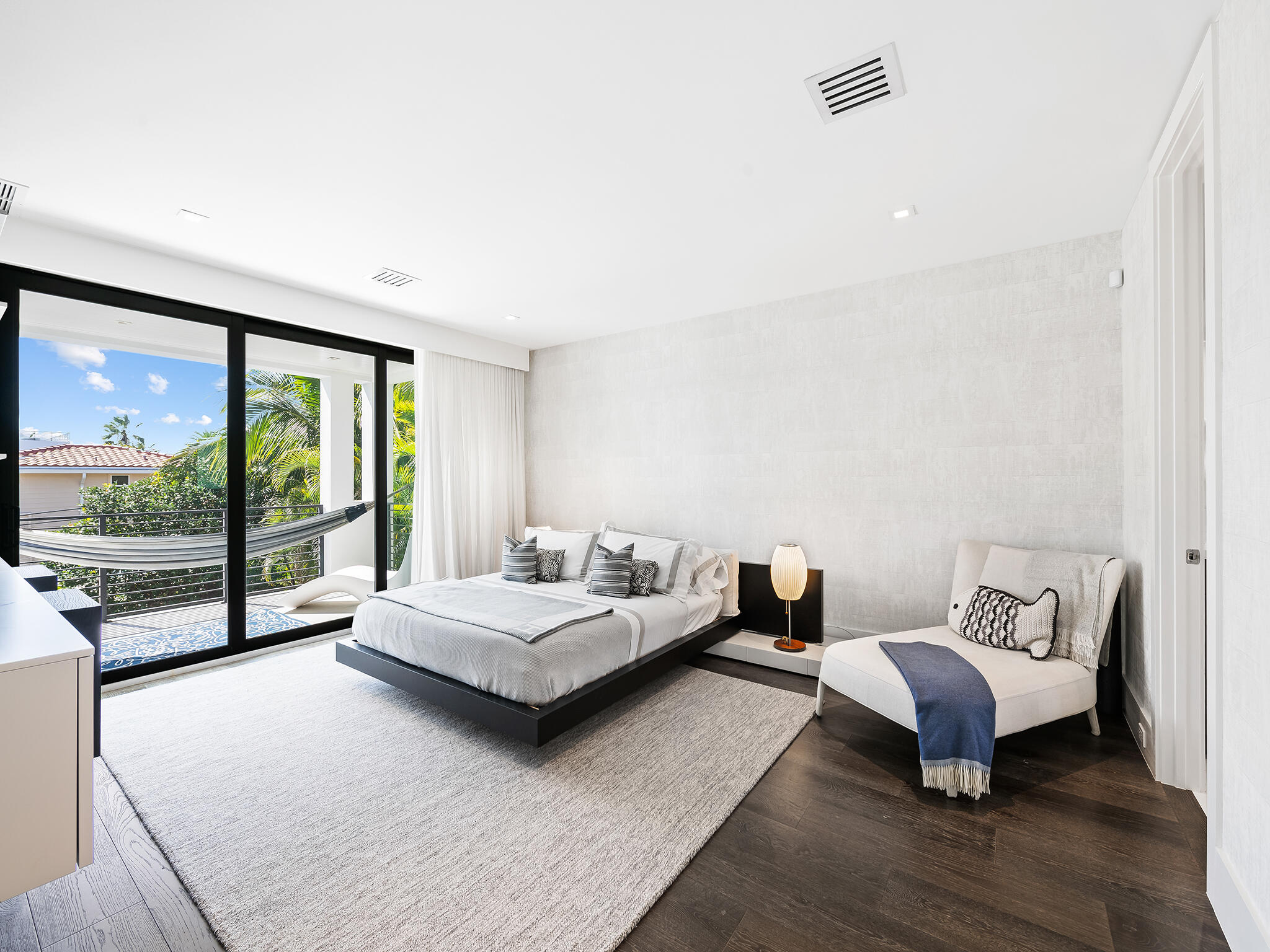 LAS OLAS BY THE SEA EXT - Residential