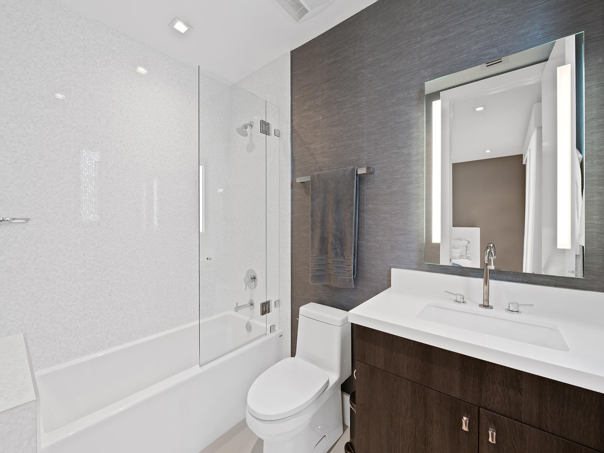 LAS OLAS BY THE SEA EXT - Residential