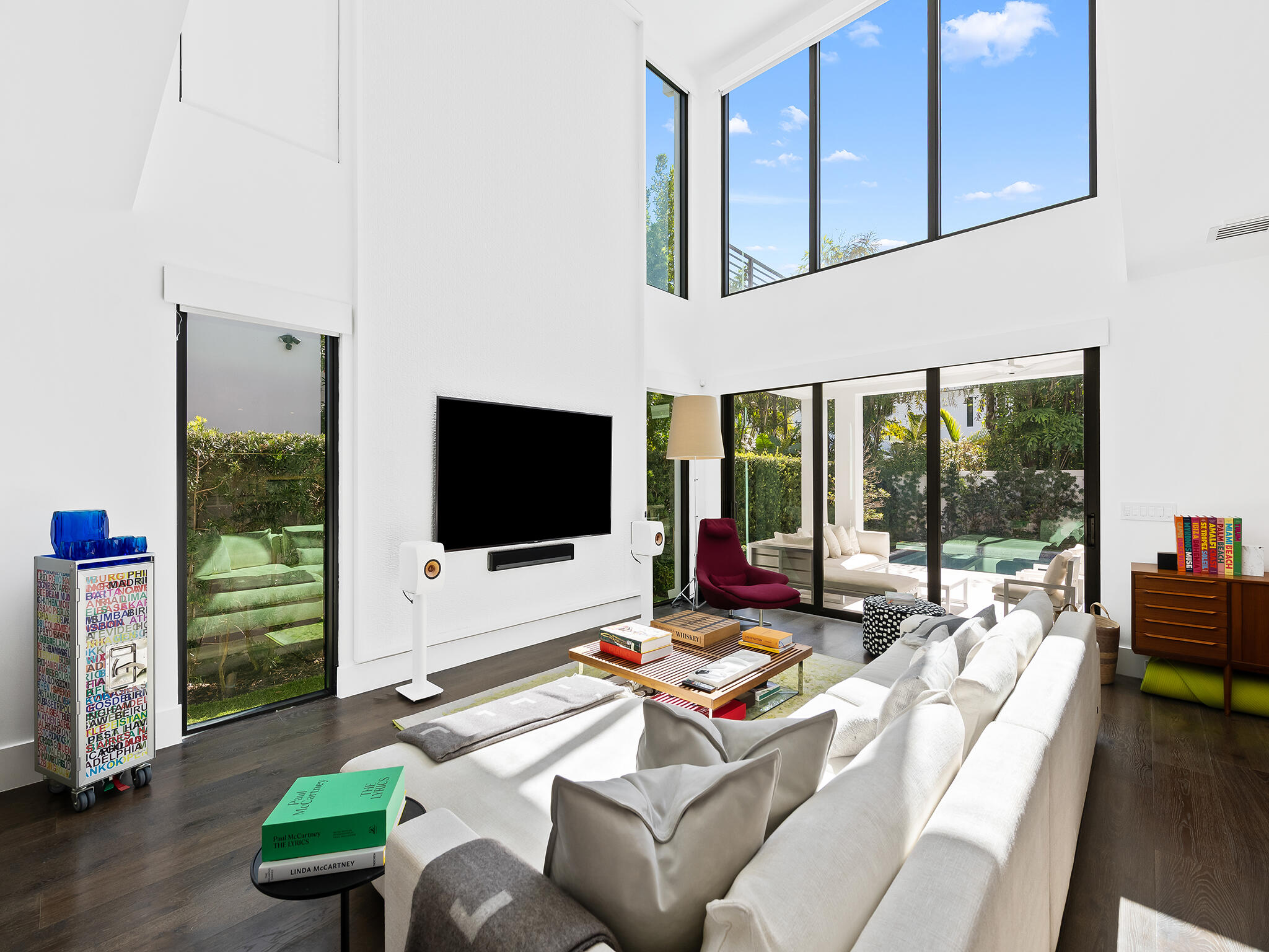 LAS OLAS BY THE SEA EXT - Residential