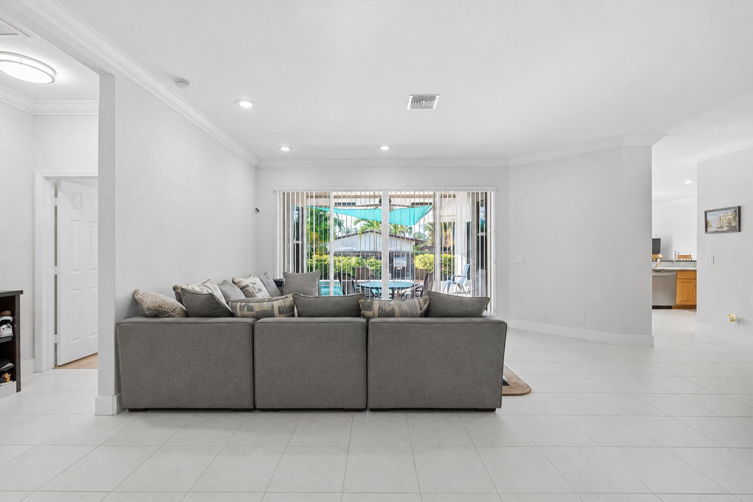 DEERFIELD BEACH GARDENS - Residential