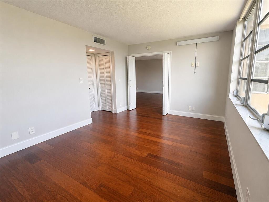NO 102 PALM-AIRE COUNTRY CLUB - Residential