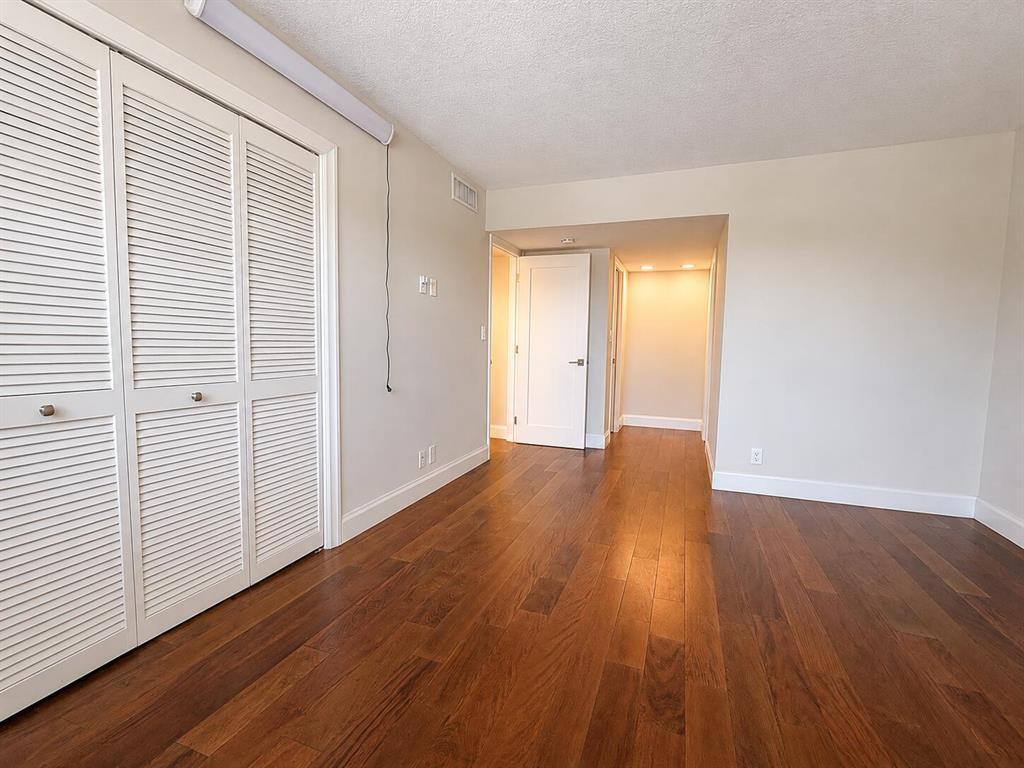 NO 102 PALM-AIRE COUNTRY CLUB - Residential