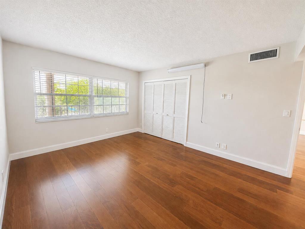 NO 102 PALM-AIRE COUNTRY CLUB - Residential