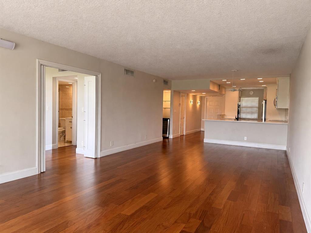 NO 102 PALM-AIRE COUNTRY CLUB - Residential