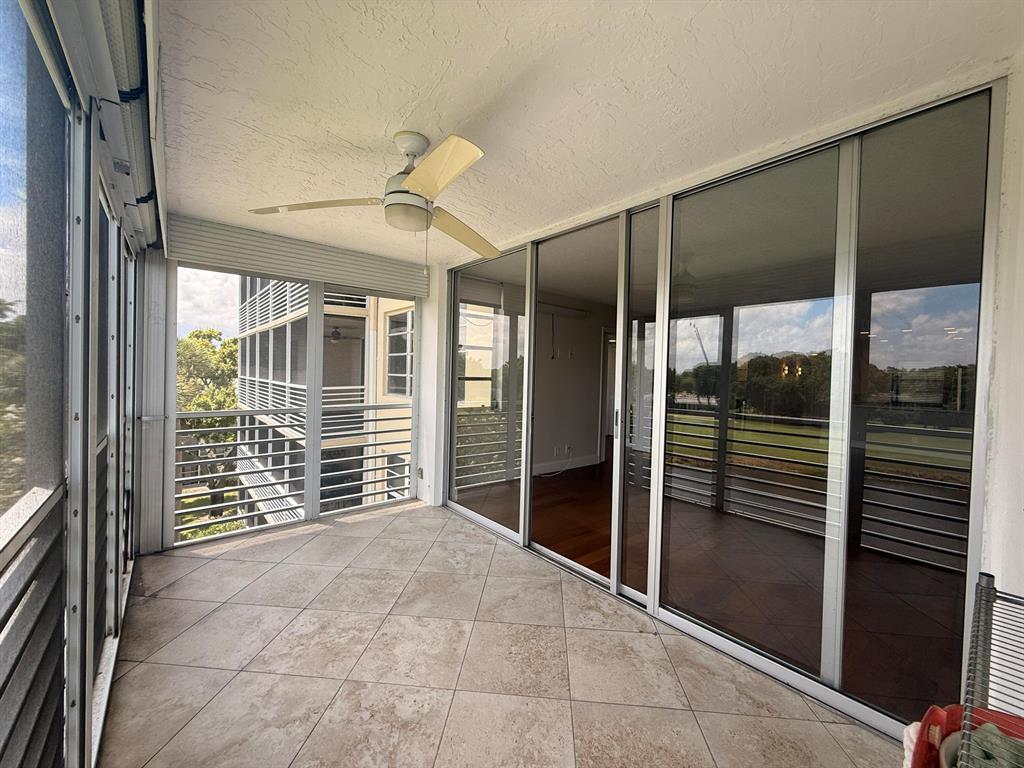 NO 102 PALM-AIRE COUNTRY CLUB - Residential