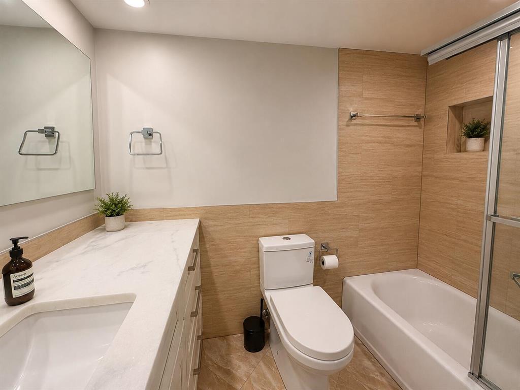 NO 102 PALM-AIRE COUNTRY CLUB - Residential