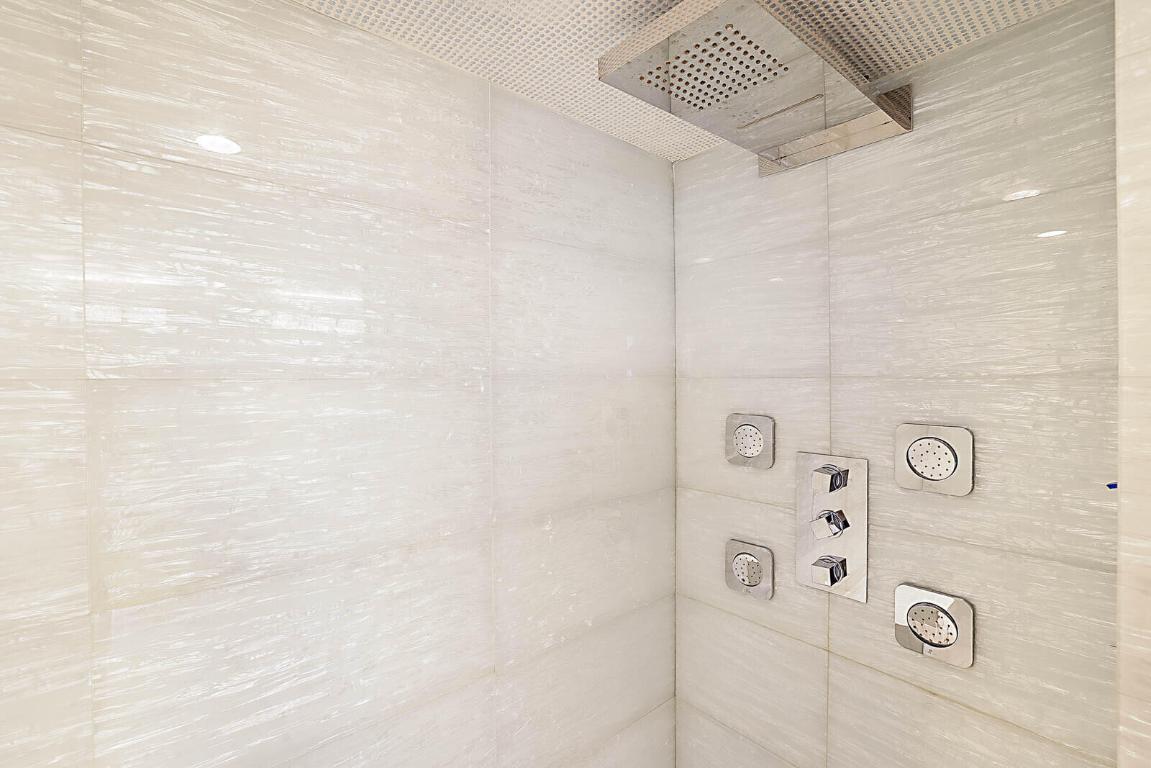 CLARENDON CONDO - Residential