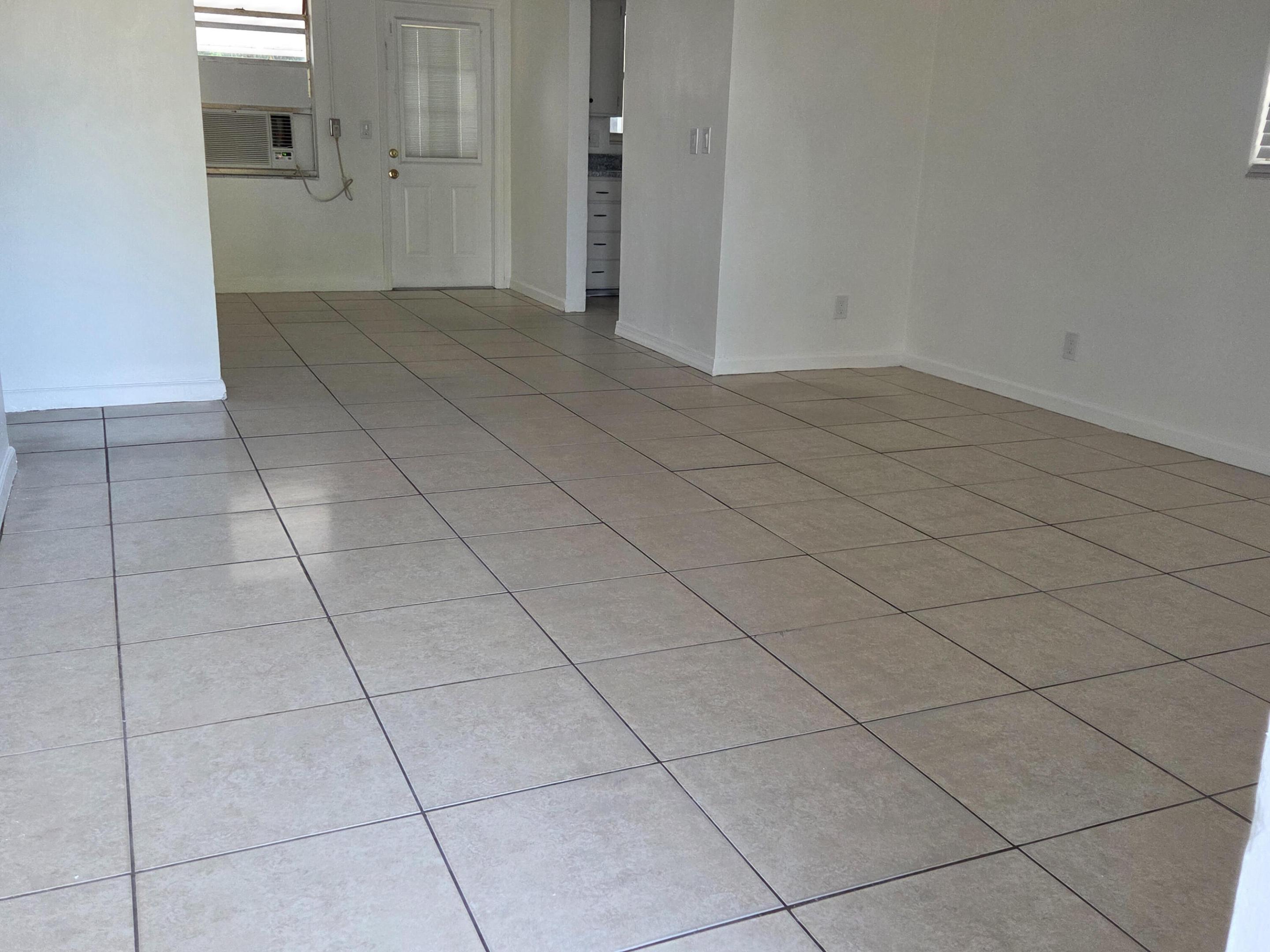 LAKE WORTH TOWN - Residential