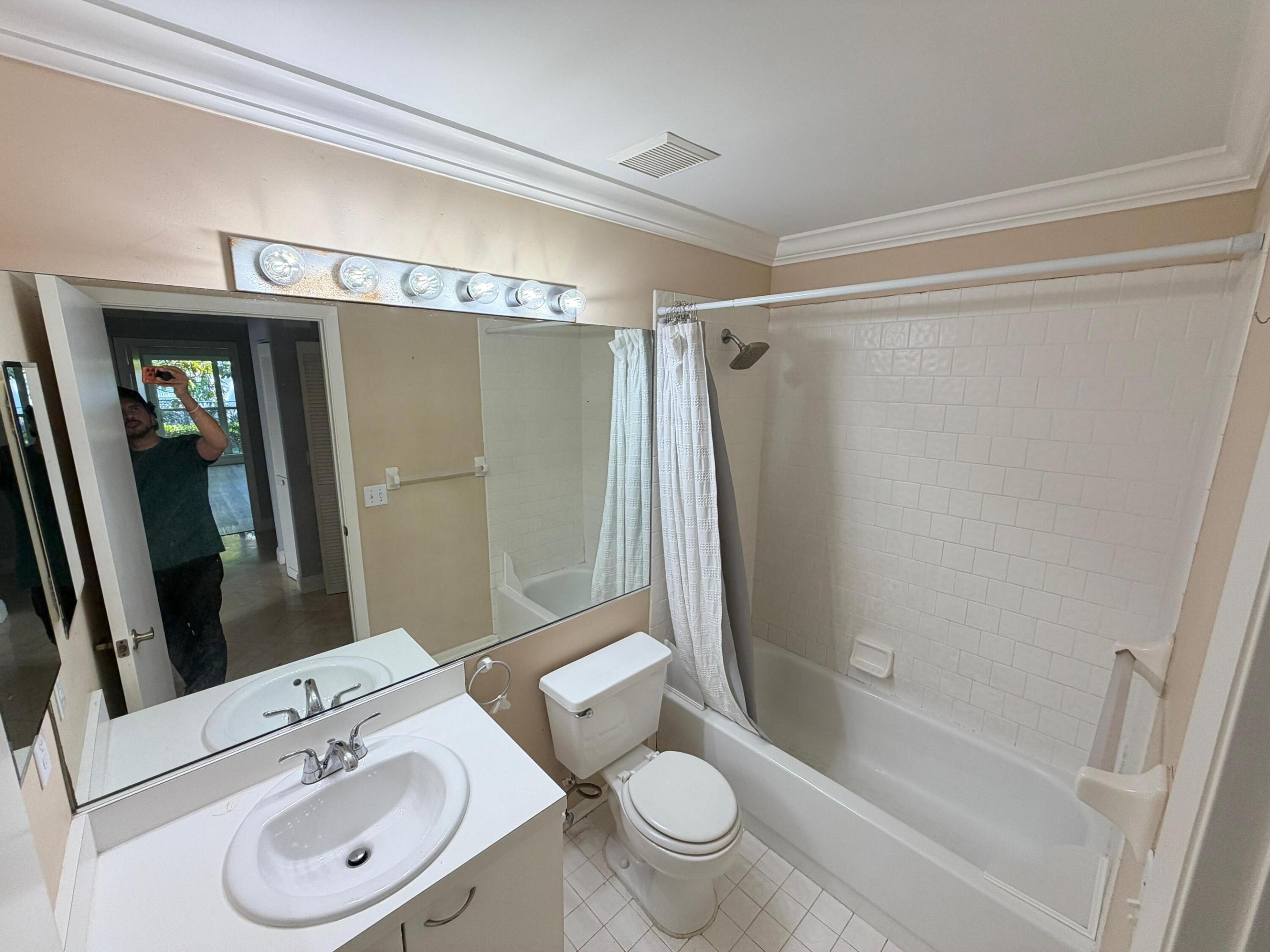 WOODSIDE ESTATES - Residential Lease