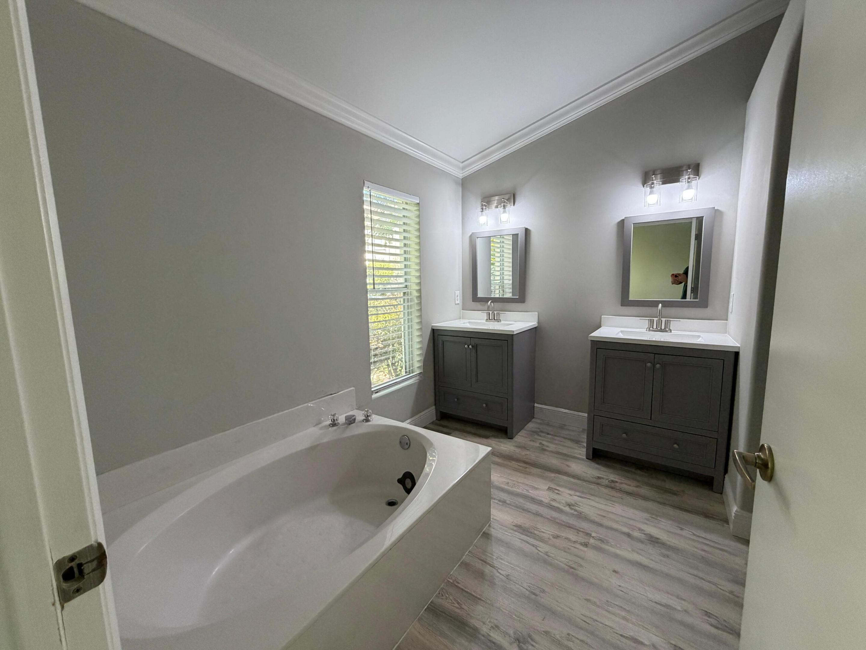 WOODSIDE ESTATES - Residential Lease