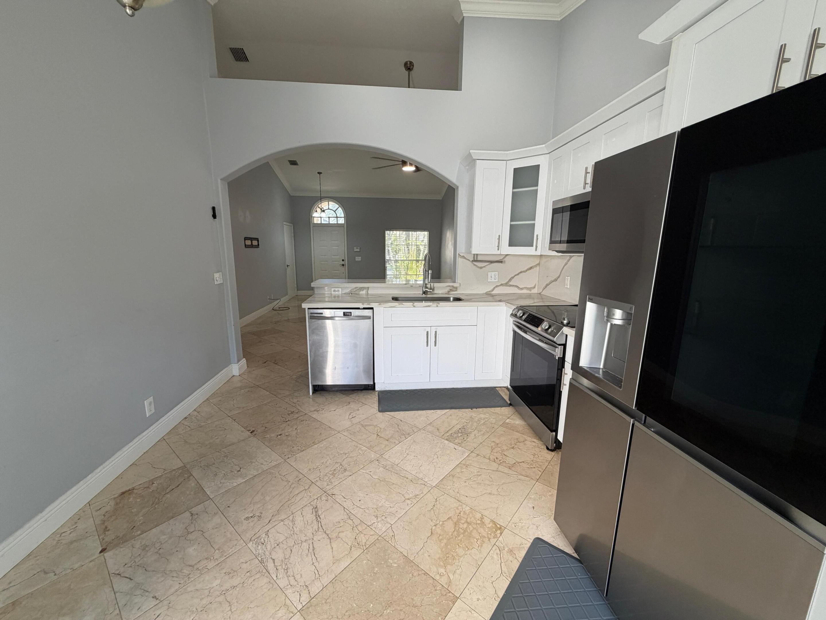 WOODSIDE ESTATES - Residential Lease