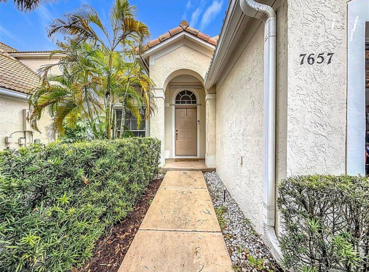 WOODSIDE ESTATES - Residential Lease