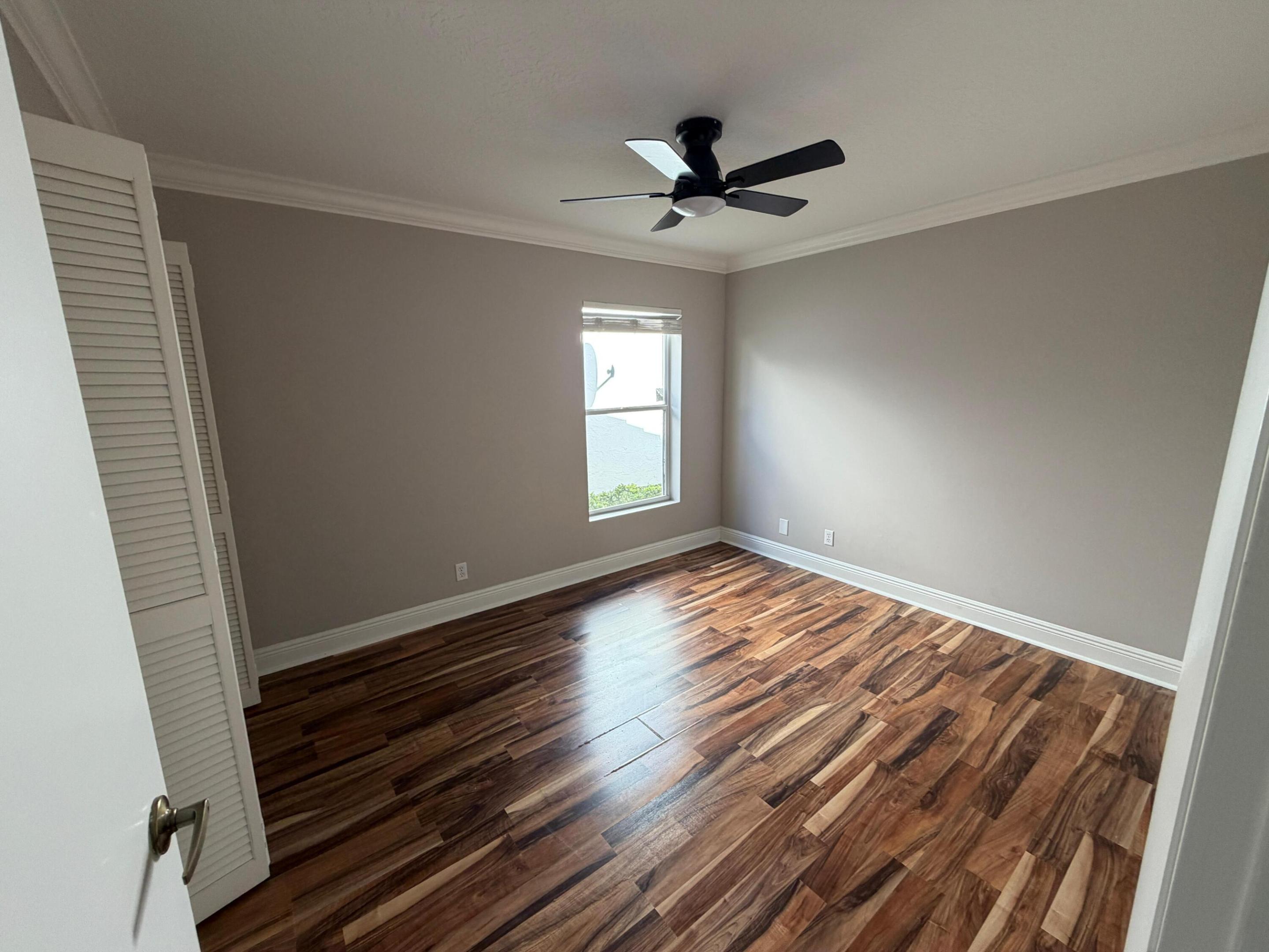 WOODSIDE ESTATES - Residential Lease