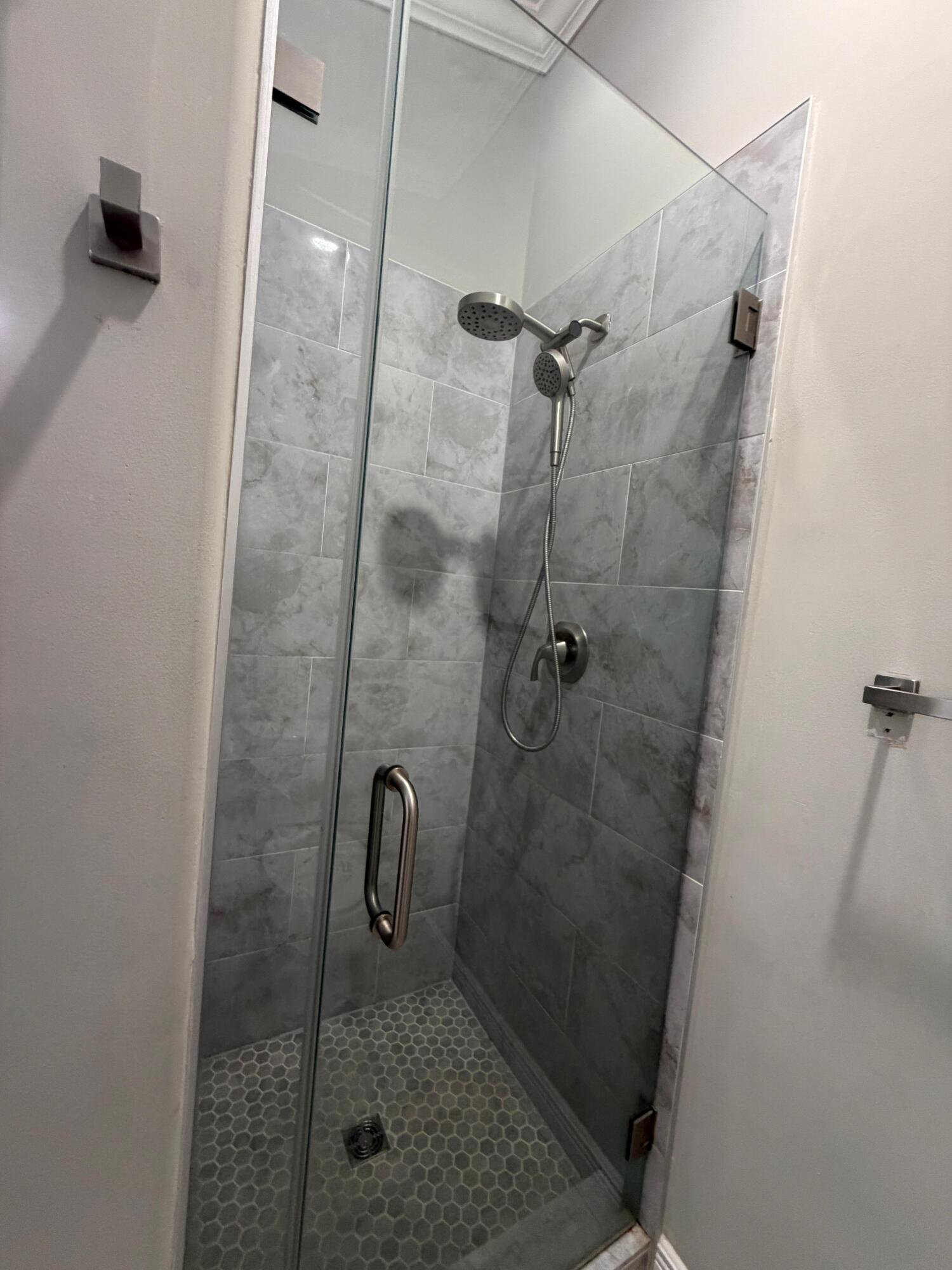 WOODSIDE ESTATES - Residential Lease