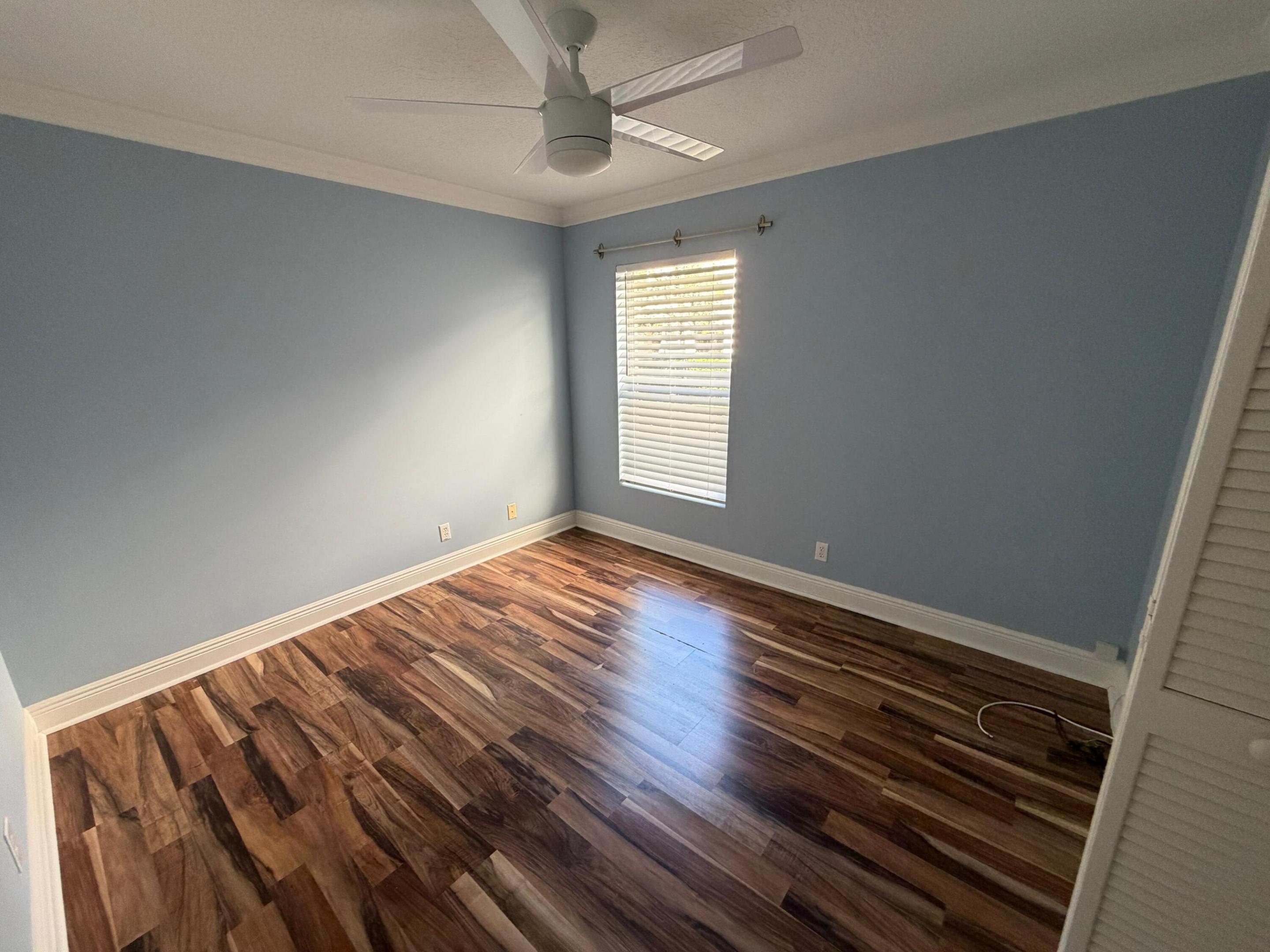 WOODSIDE ESTATES - Residential Lease