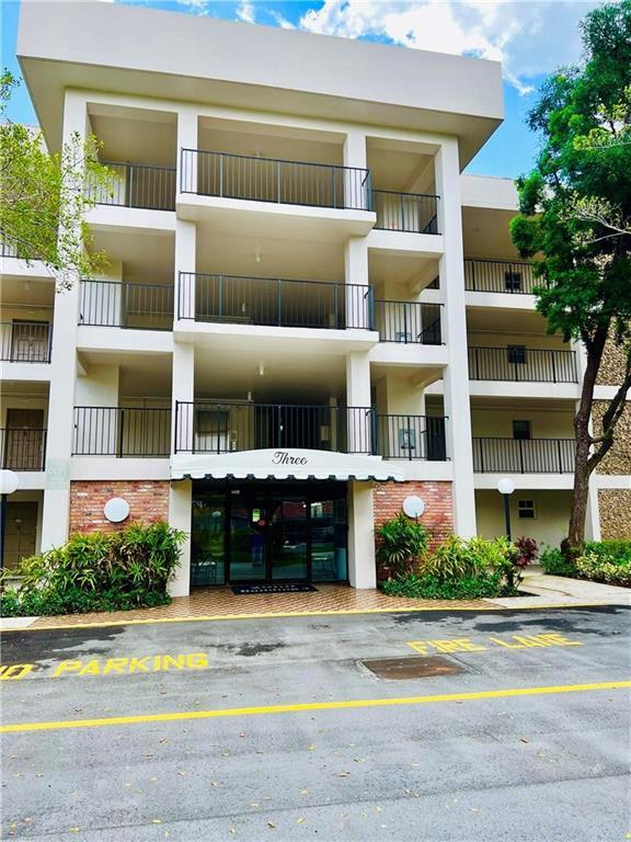 NO 3 PALM-AIRE COUNTRY CLUB - Residential Lease