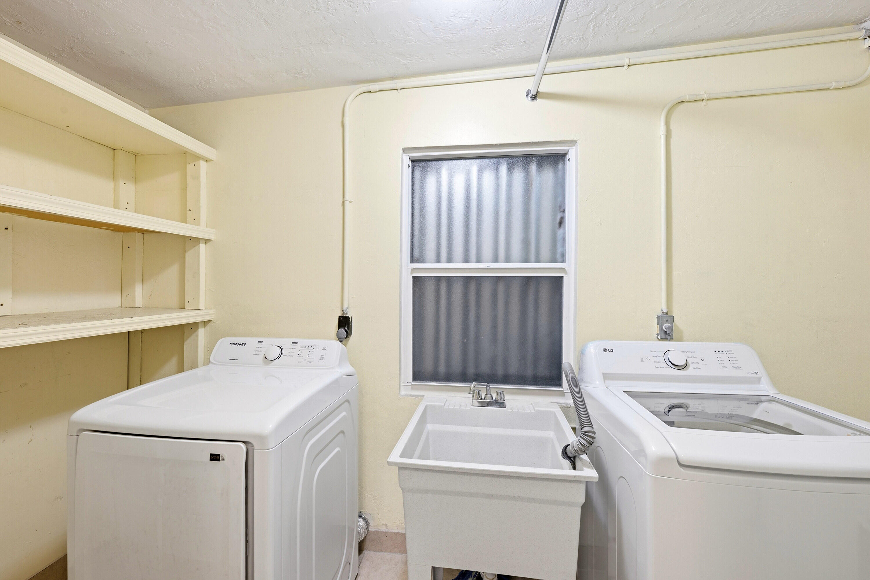 CALIBAN RIDGE - Residential Lease