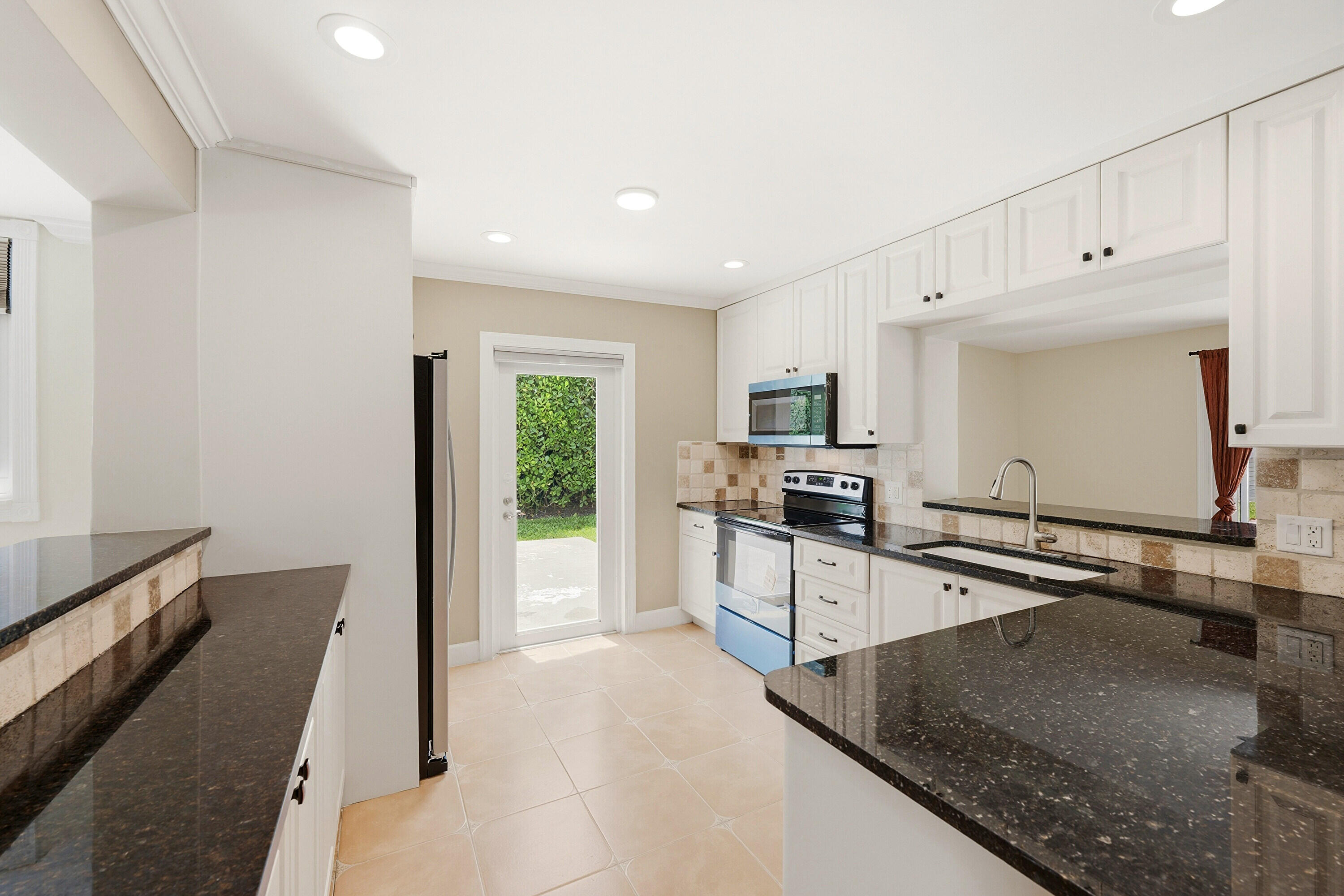 CALIBAN RIDGE - Residential Lease