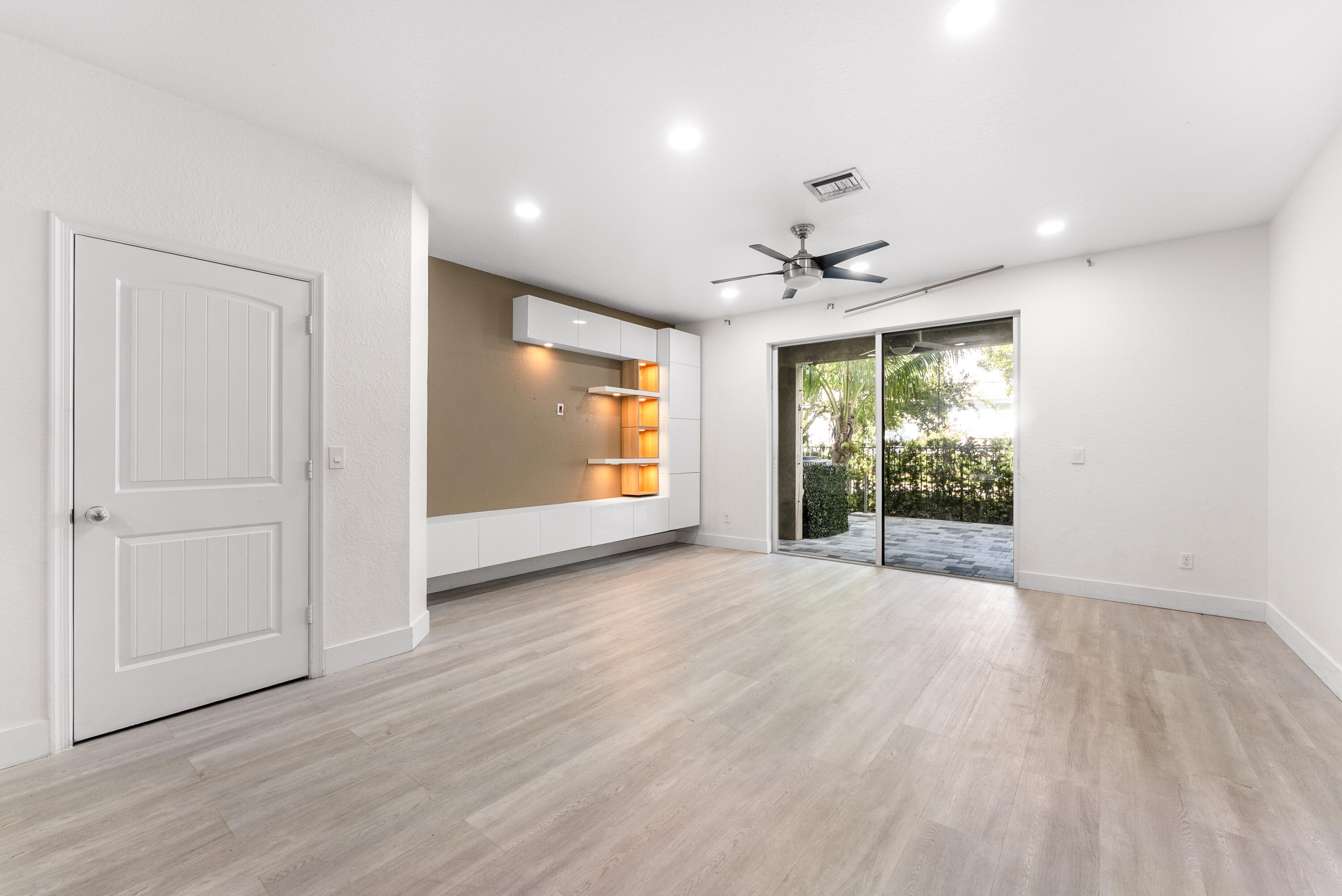 RUTH RIDGE - Residential