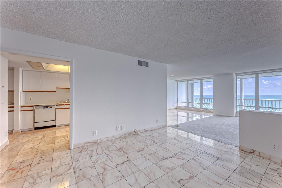 POINT OF AMERICAS - Residential