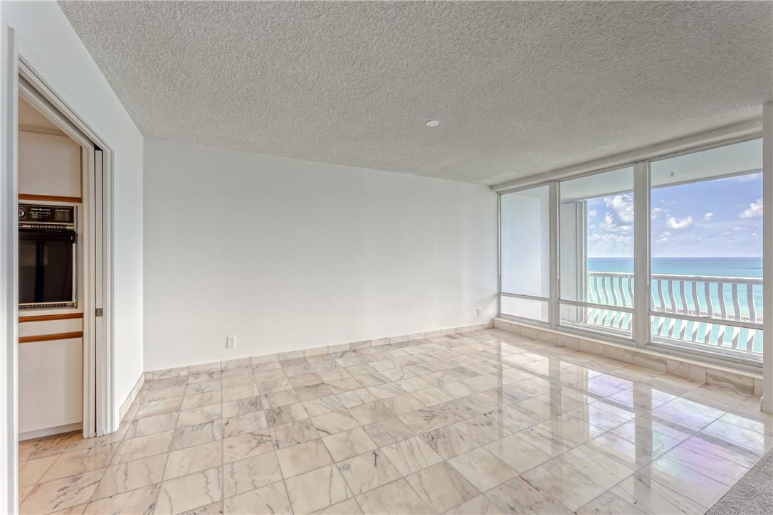 POINT OF AMERICAS - Residential
