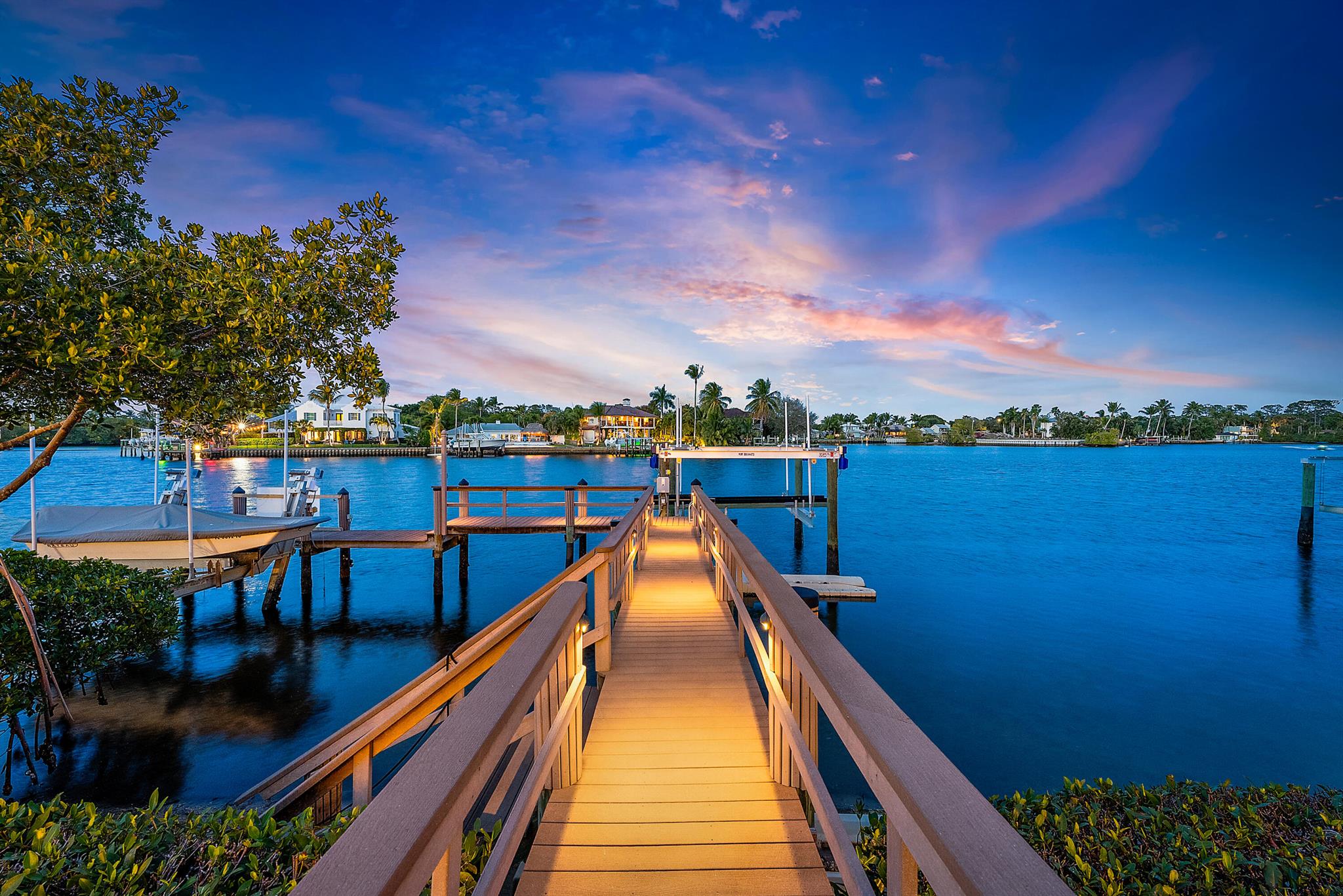 Islands of Jupiter - Residential
