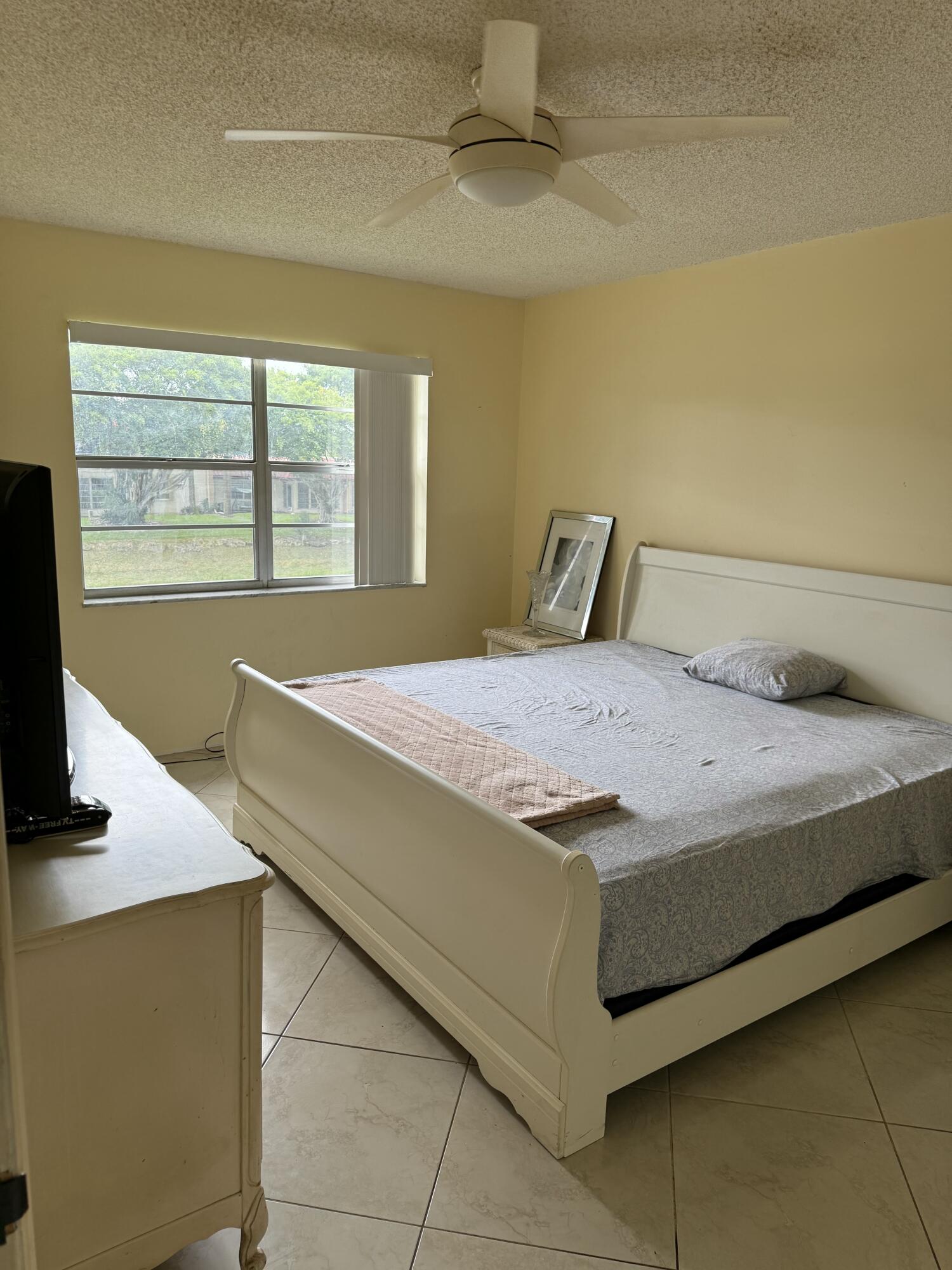 GOLDEN LAKES VILLAGE CONDO 1 THRU 13-A - Residential