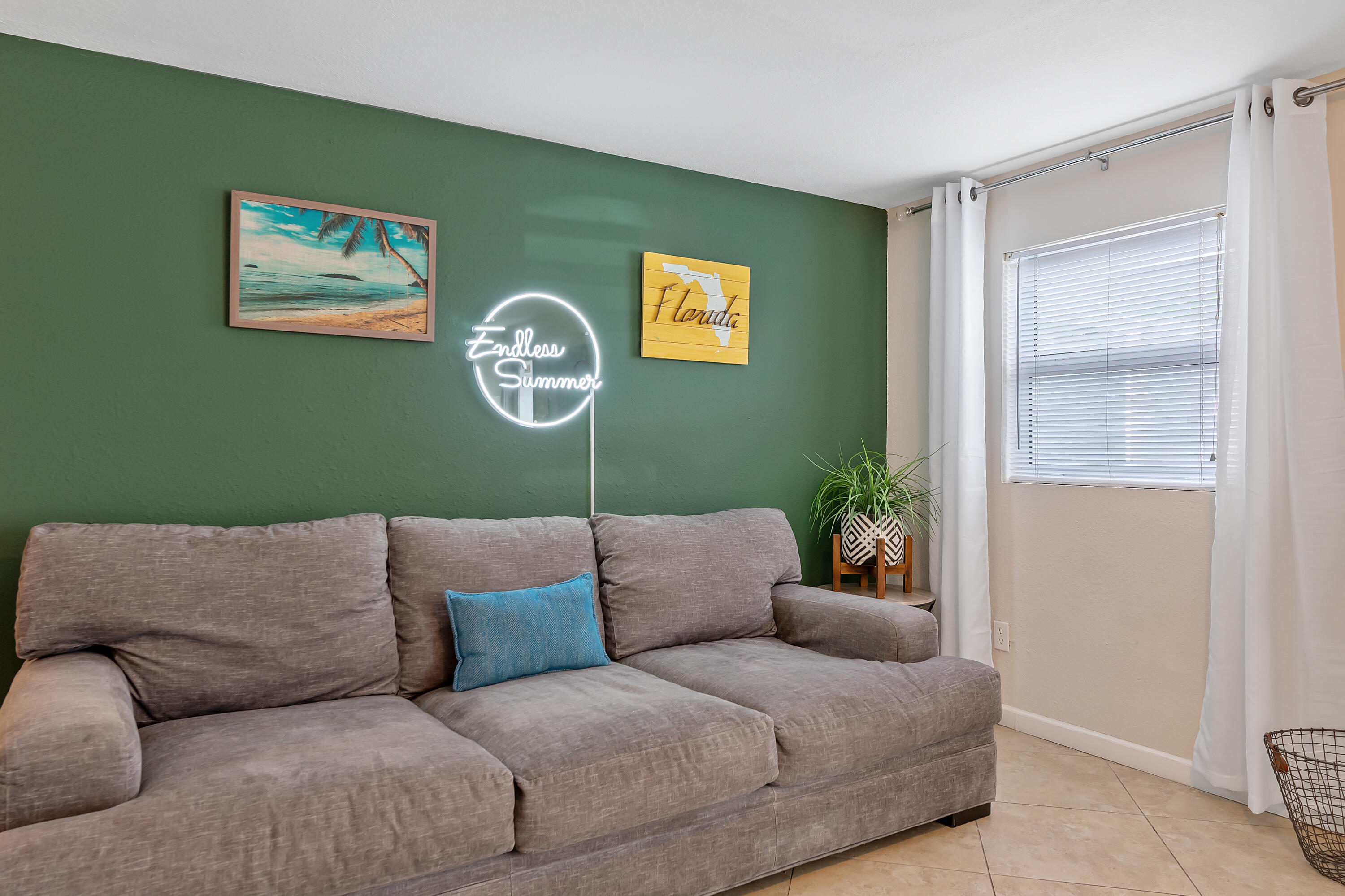 LAUDERDALE - Residential