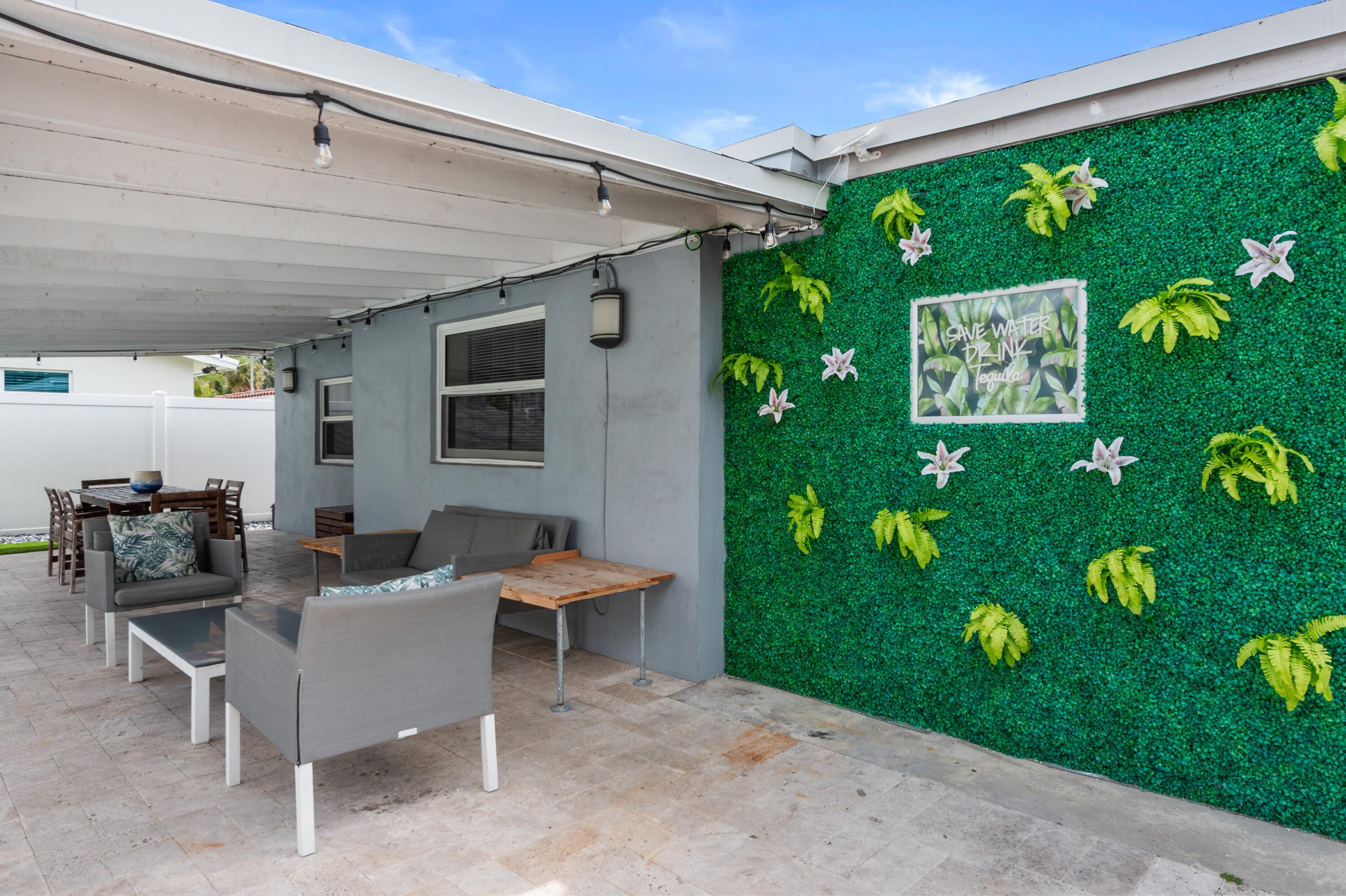 LAUDERDALE - Residential