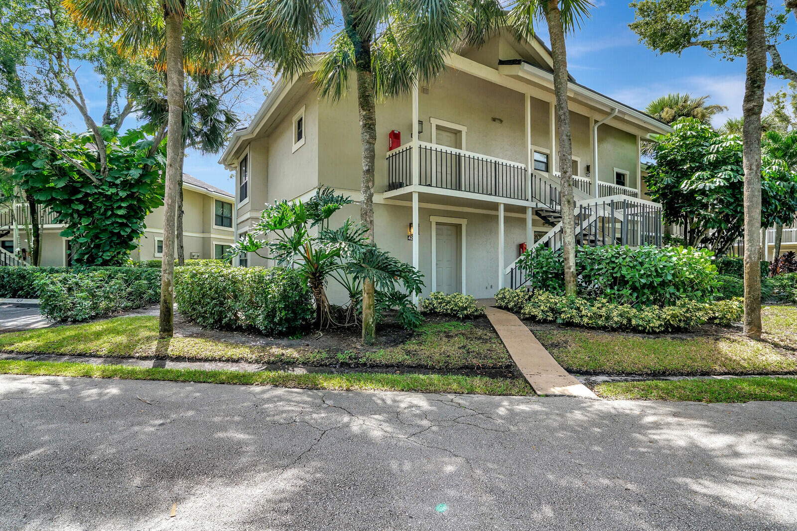 TENNIS LODGES 1 CONDO - Residential Lease